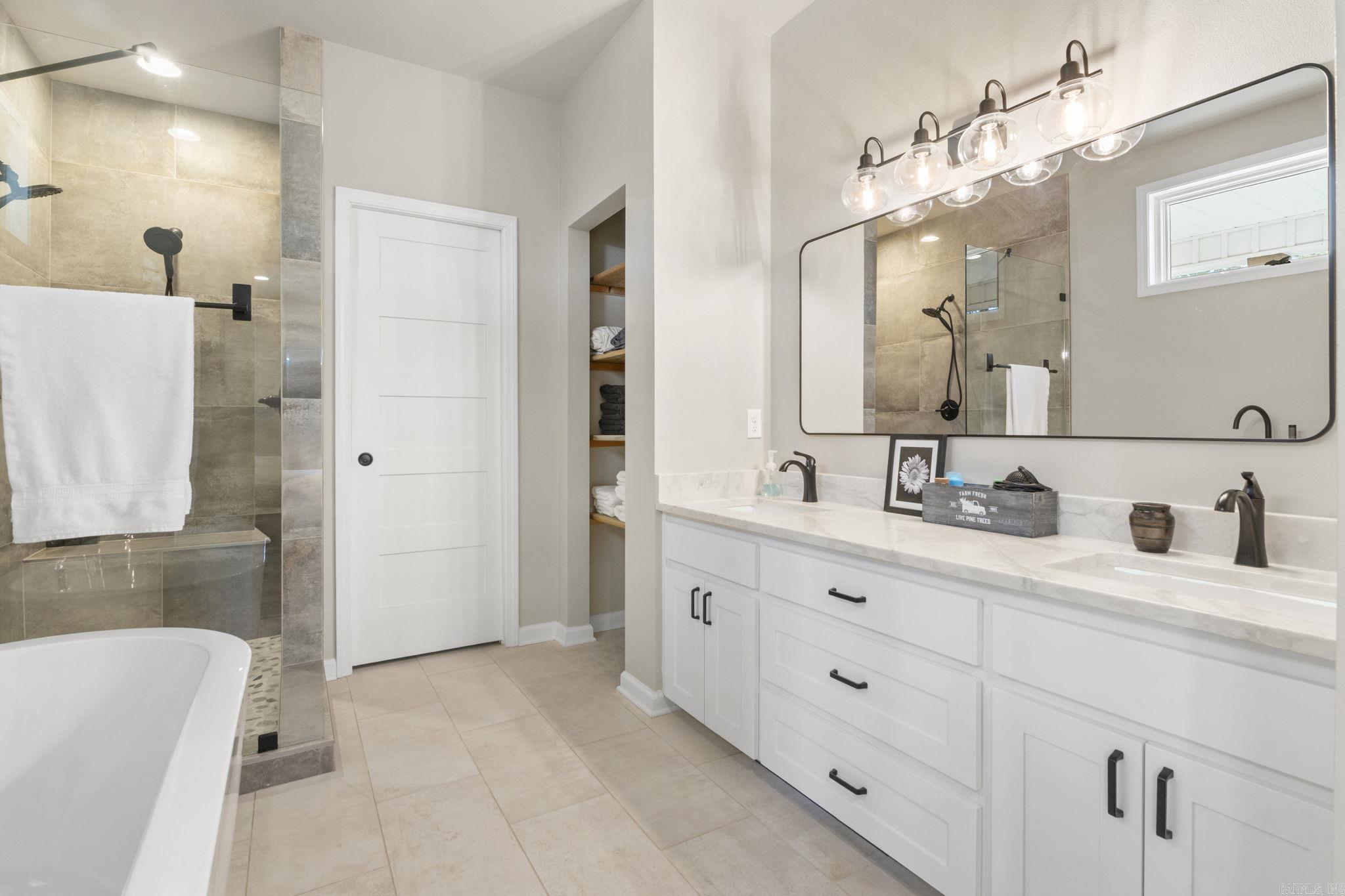 Raynors Ridge - Residential