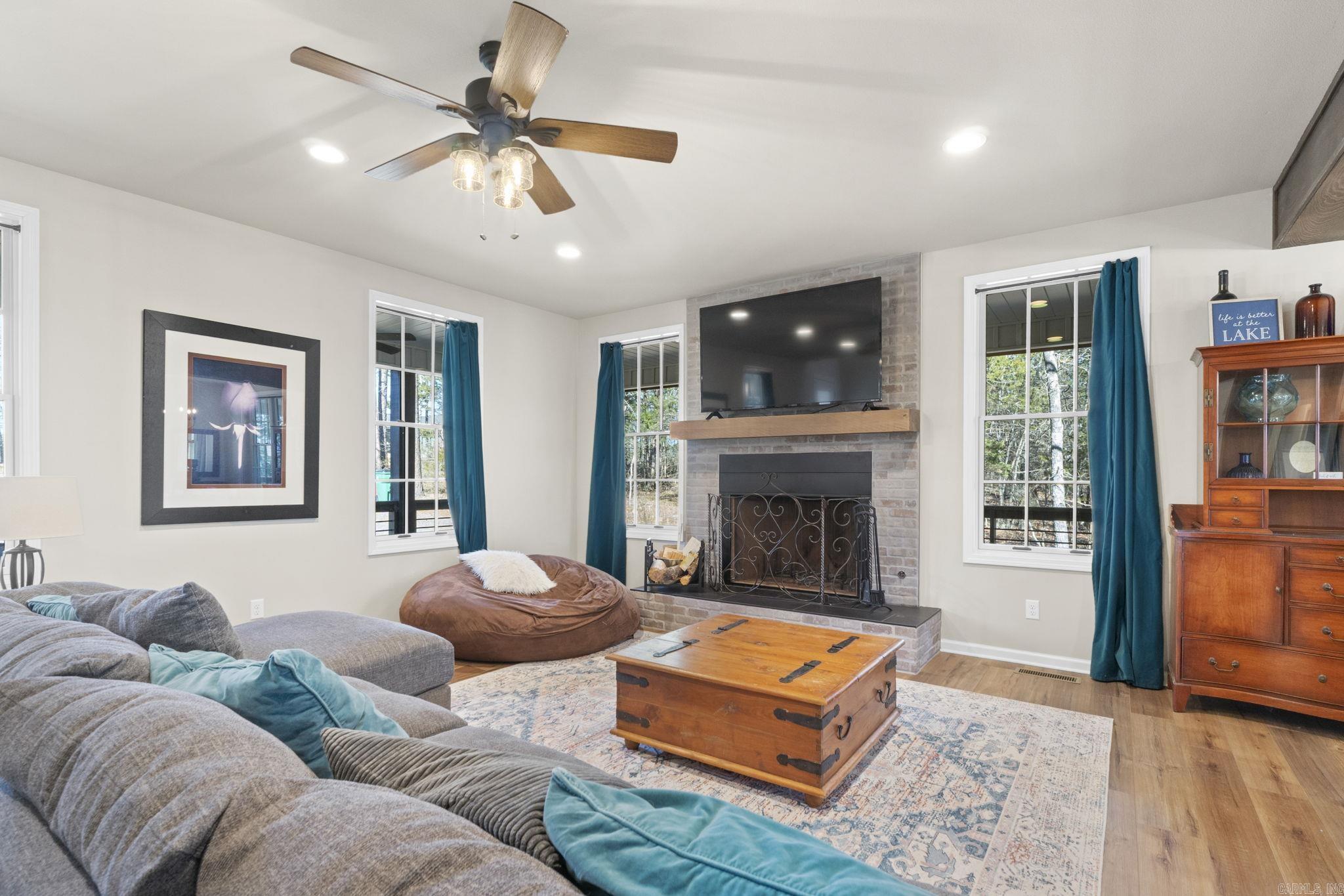 Raynors Ridge - Residential