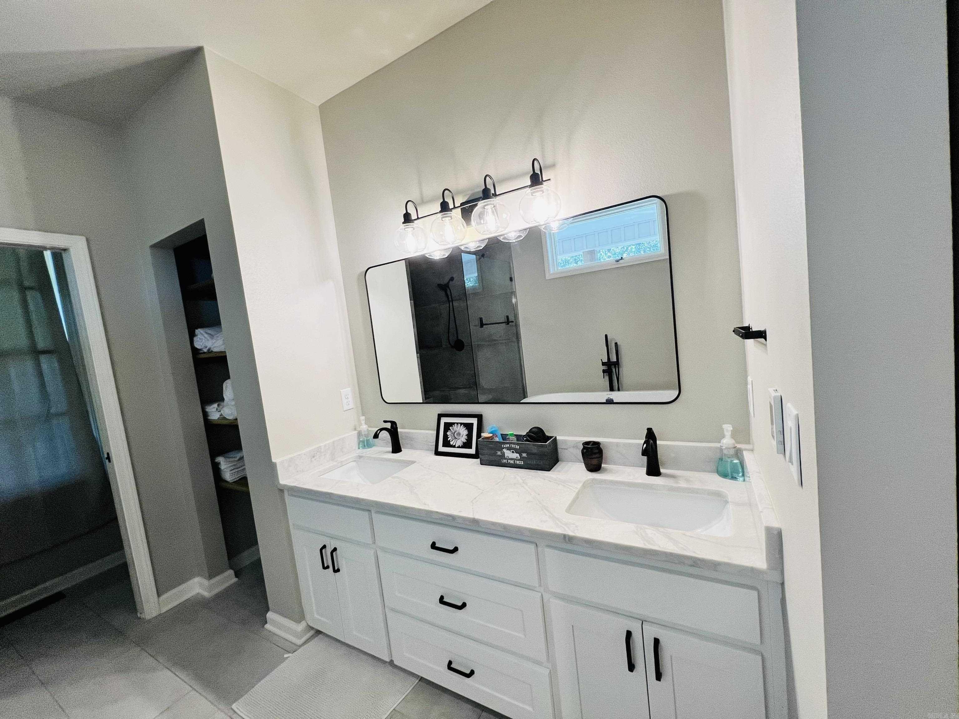 Raynors Ridge - Residential