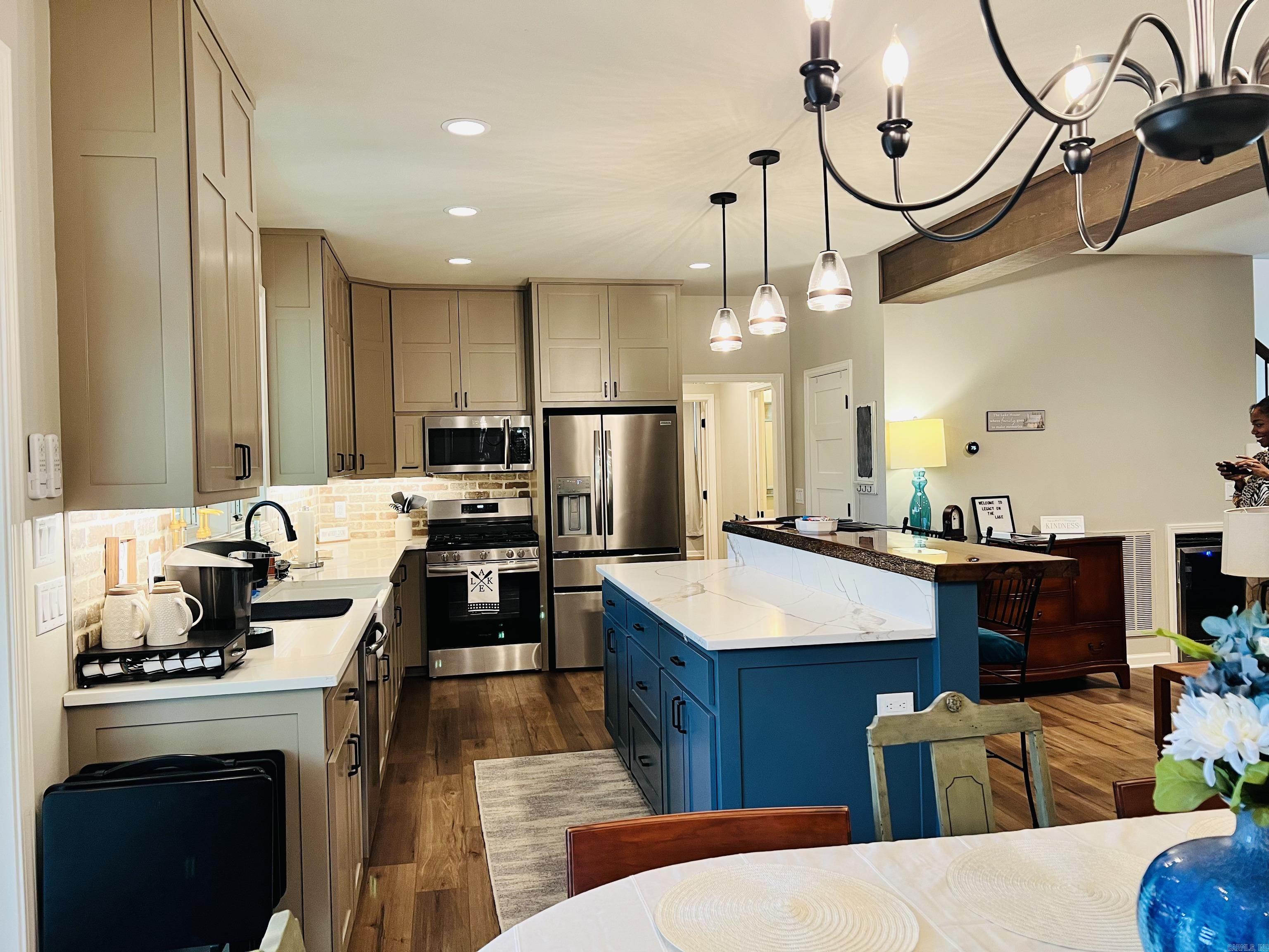 Raynors Ridge - Residential