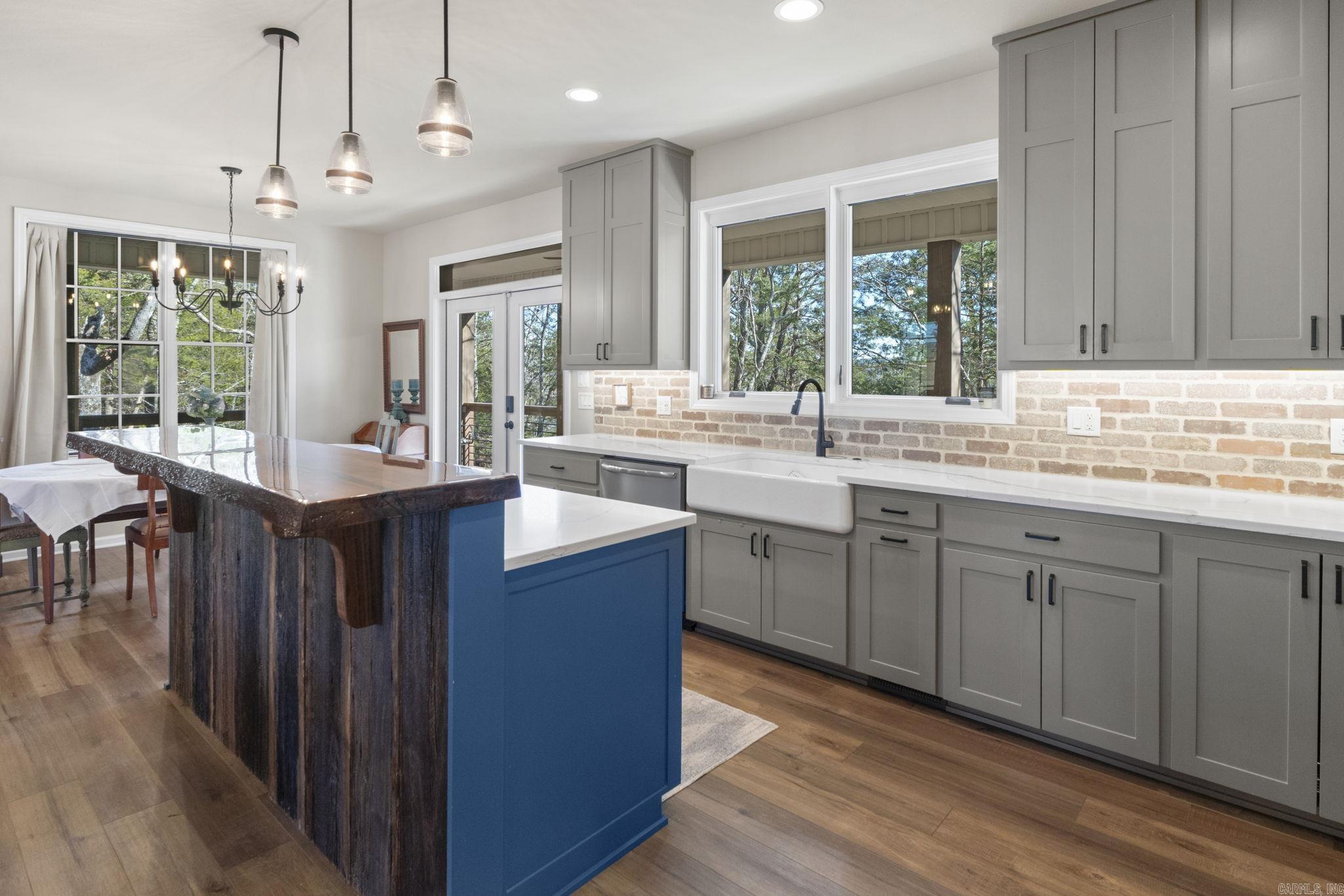 Raynors Ridge - Residential