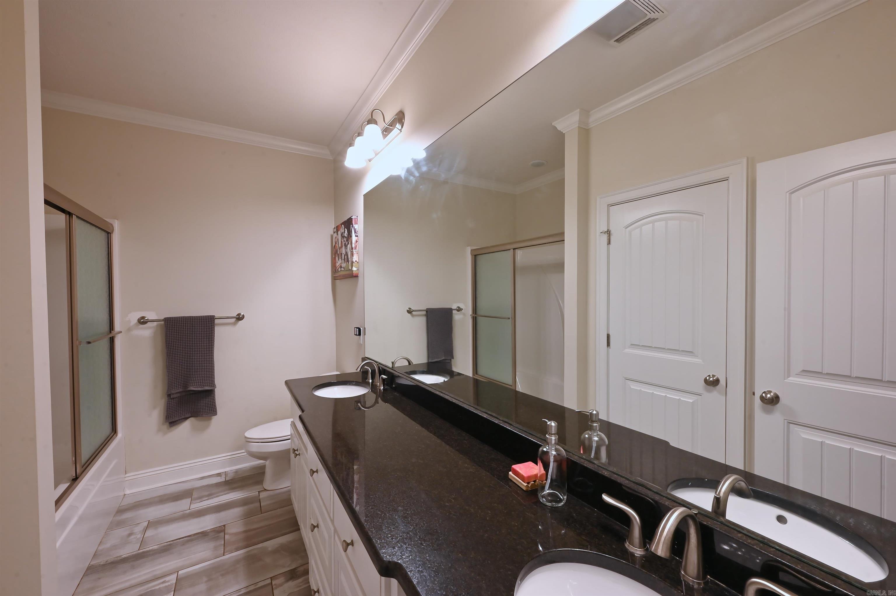 SADDLE CREEK - Residential