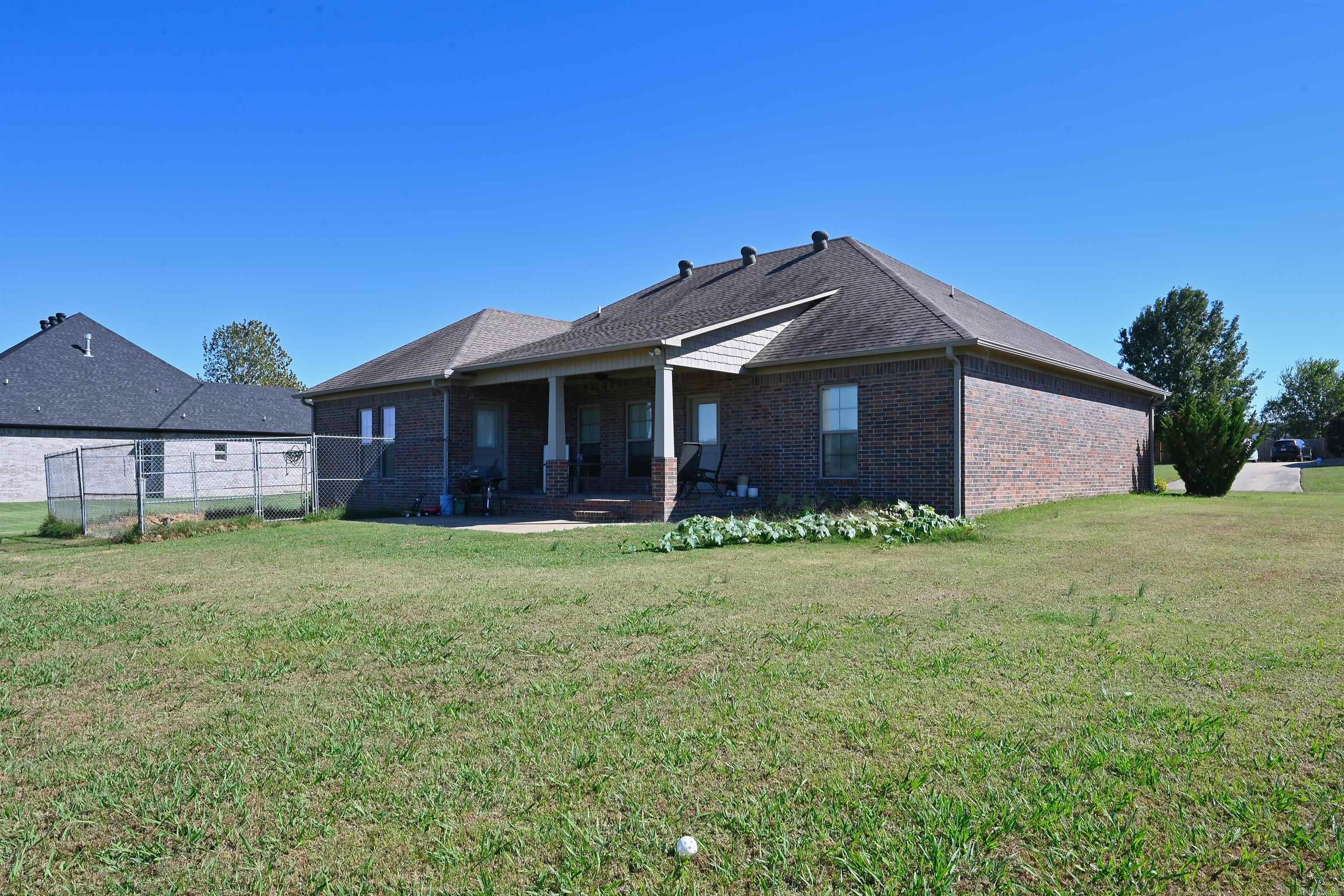 SADDLE CREEK - Residential