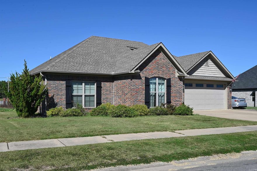 Welcome to this stunning modern home located in the highly sought- after Saddle Creek subdivision of Vilonia!  You will love the open-concept floor plan featuring spacious living and dining areas, large windows that fill the home with natural light, and durable flooring that blends elegance with everyday function.