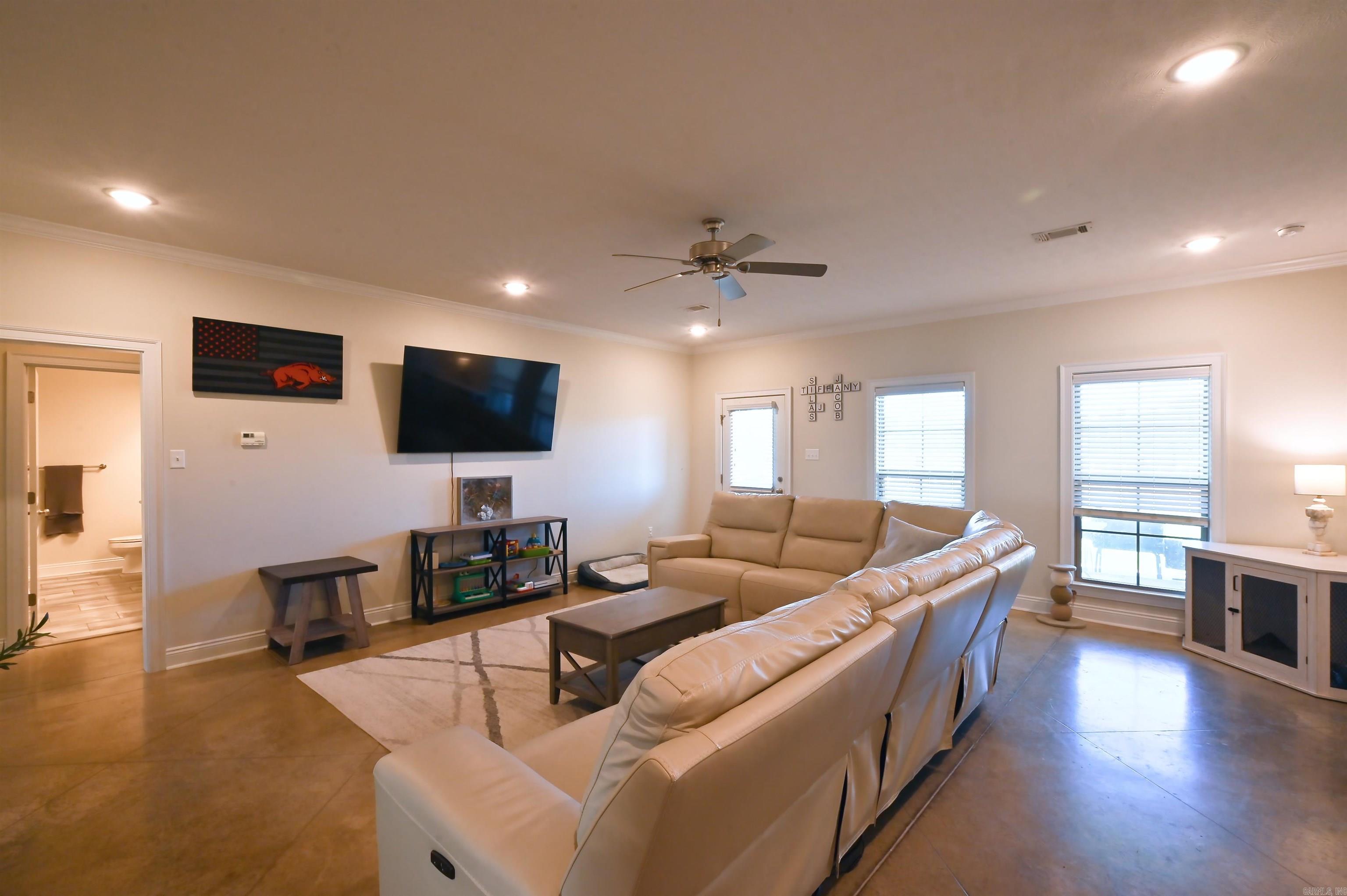 SADDLE CREEK - Residential