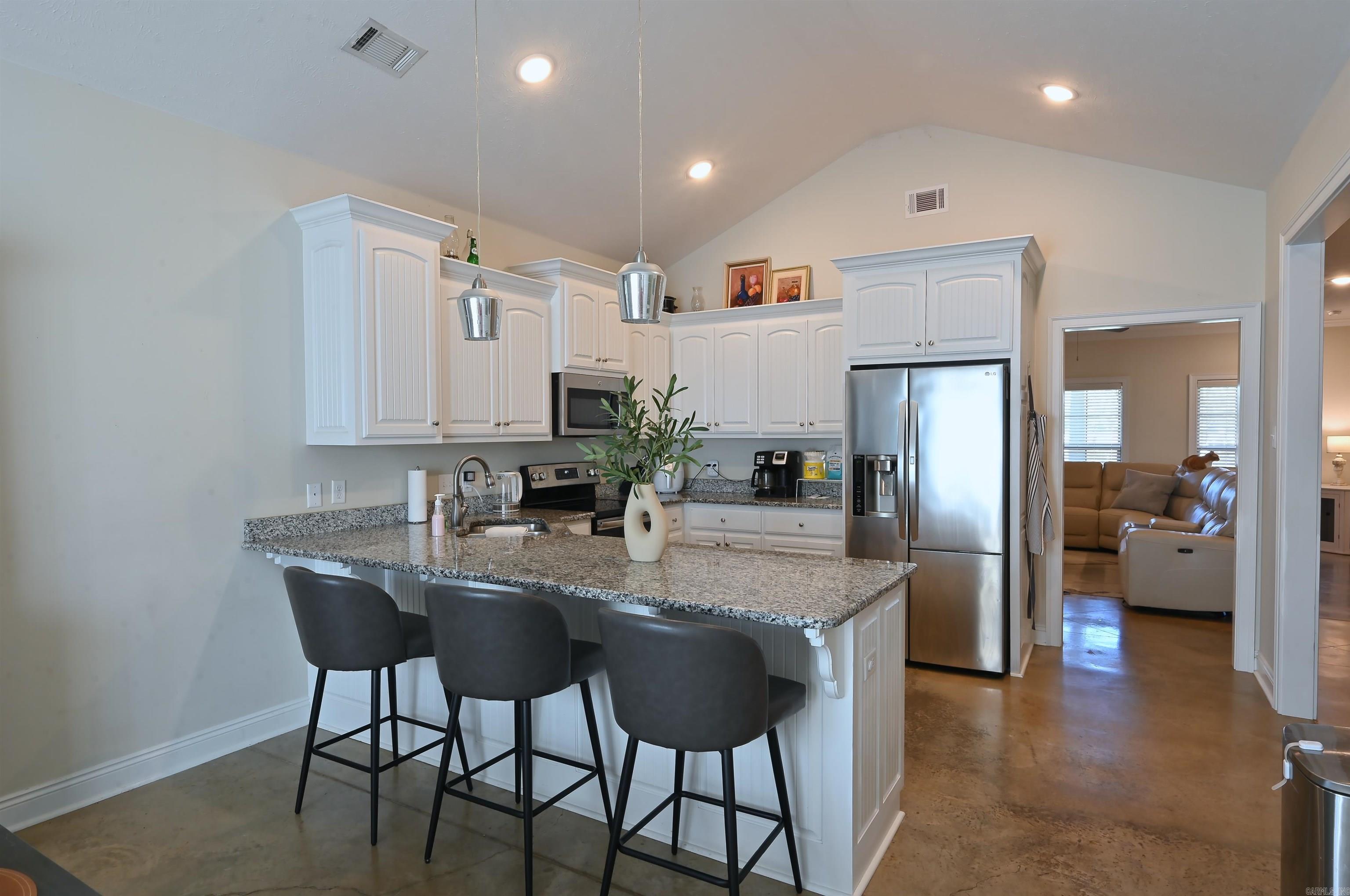 SADDLE CREEK - Residential