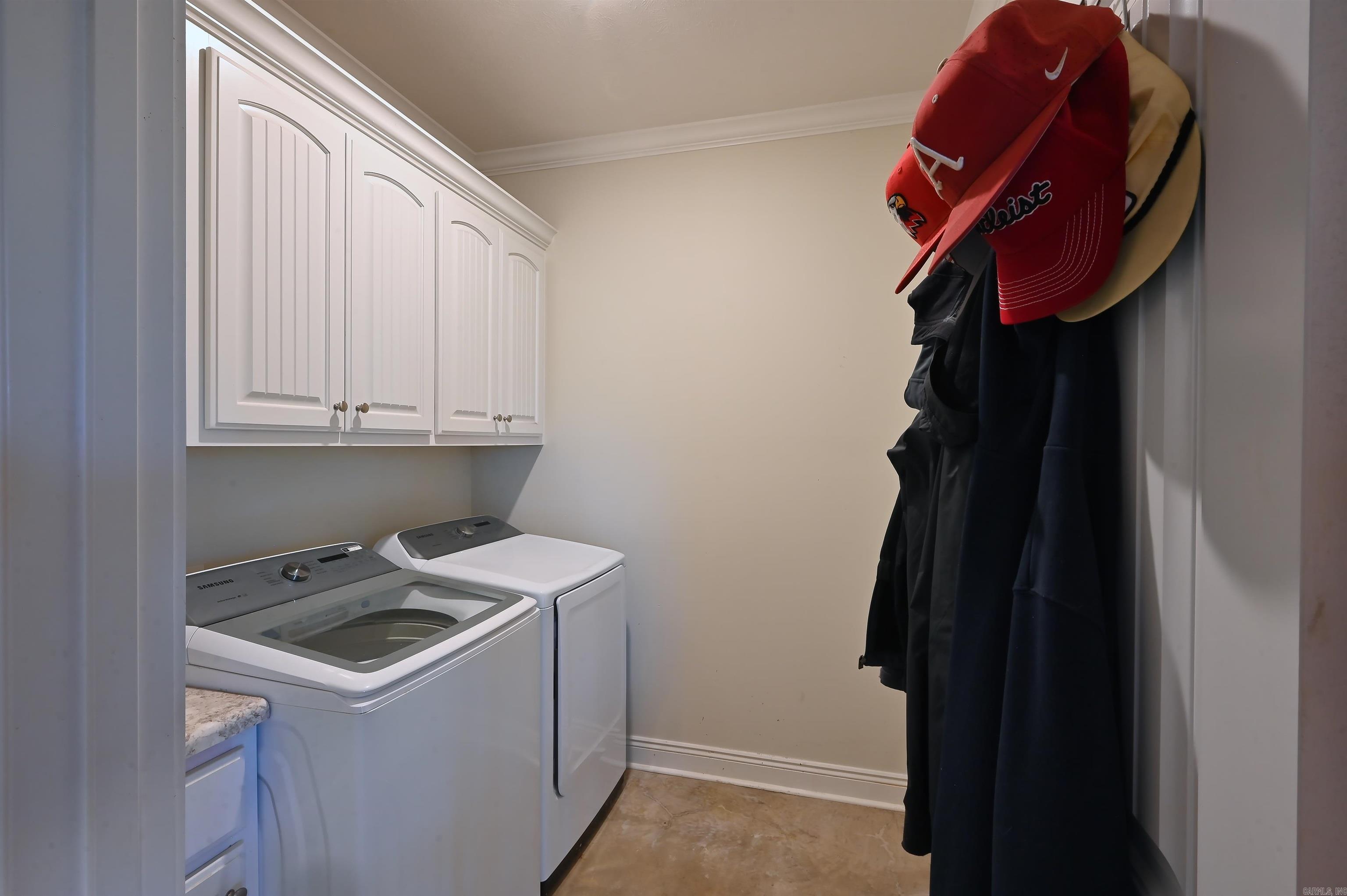 SADDLE CREEK - Residential