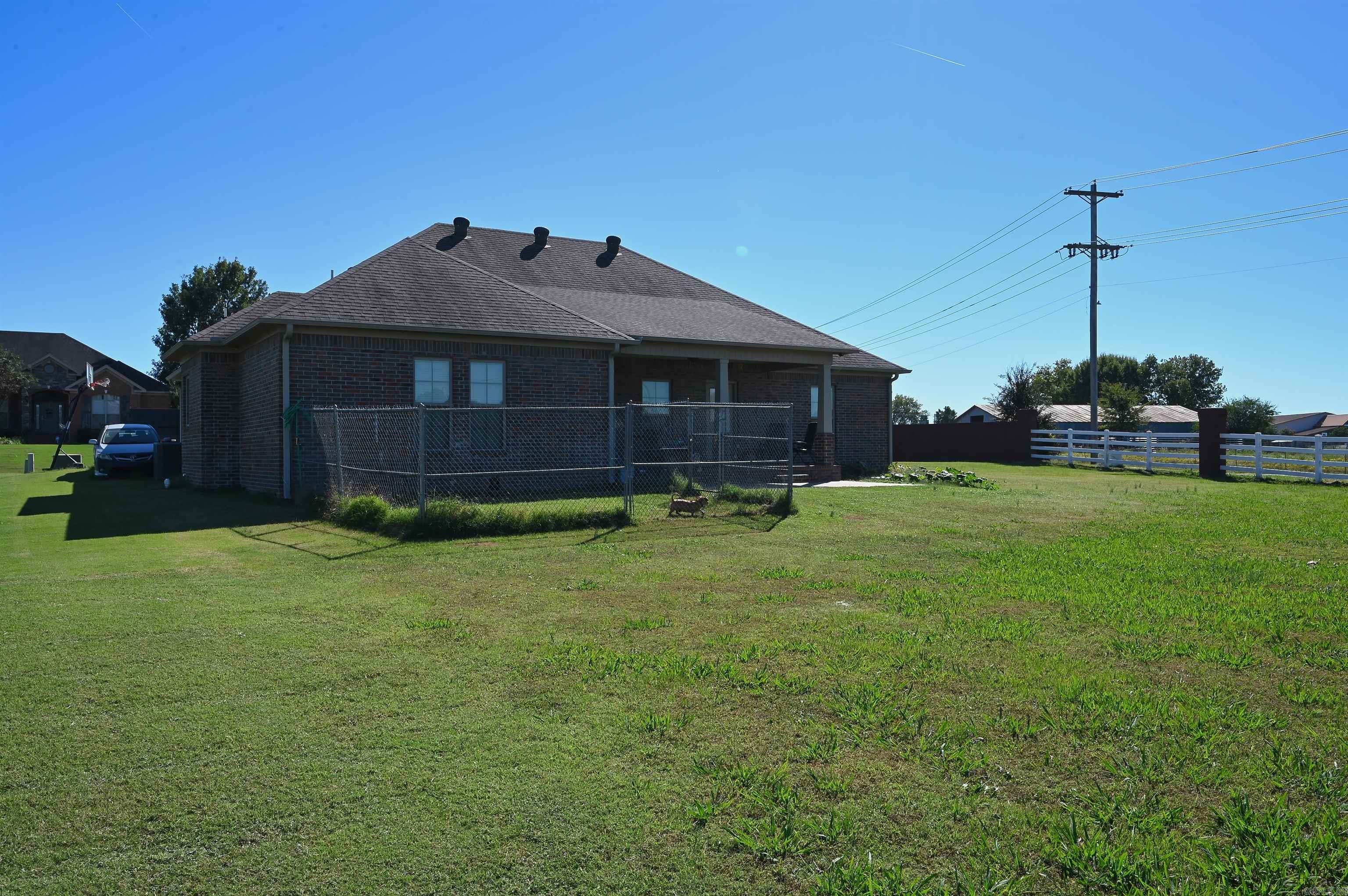 SADDLE CREEK - Residential