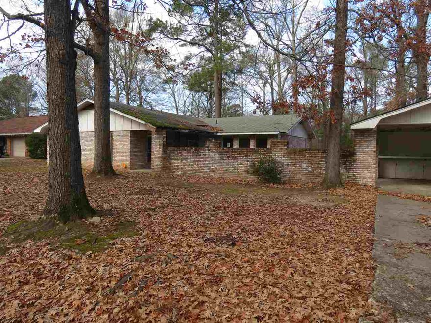 Brick home in Watson Chapel School District.  This home has 3 bedrooms and 2 baths, dining room, big living room, lots of cabinets.  Call today for your personal tour!  **Agents See Remarks**