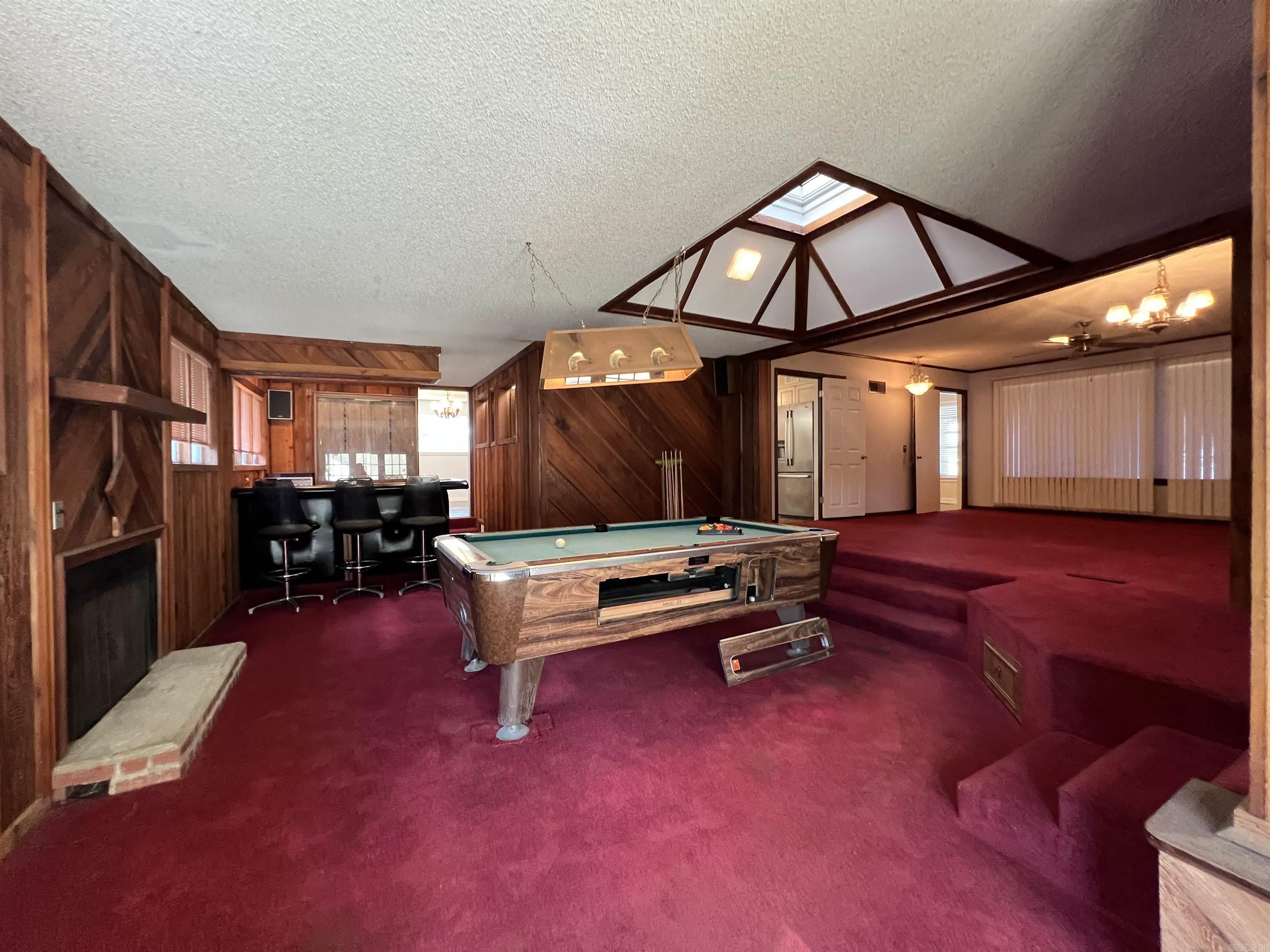 BOOTS BONDS - Residential