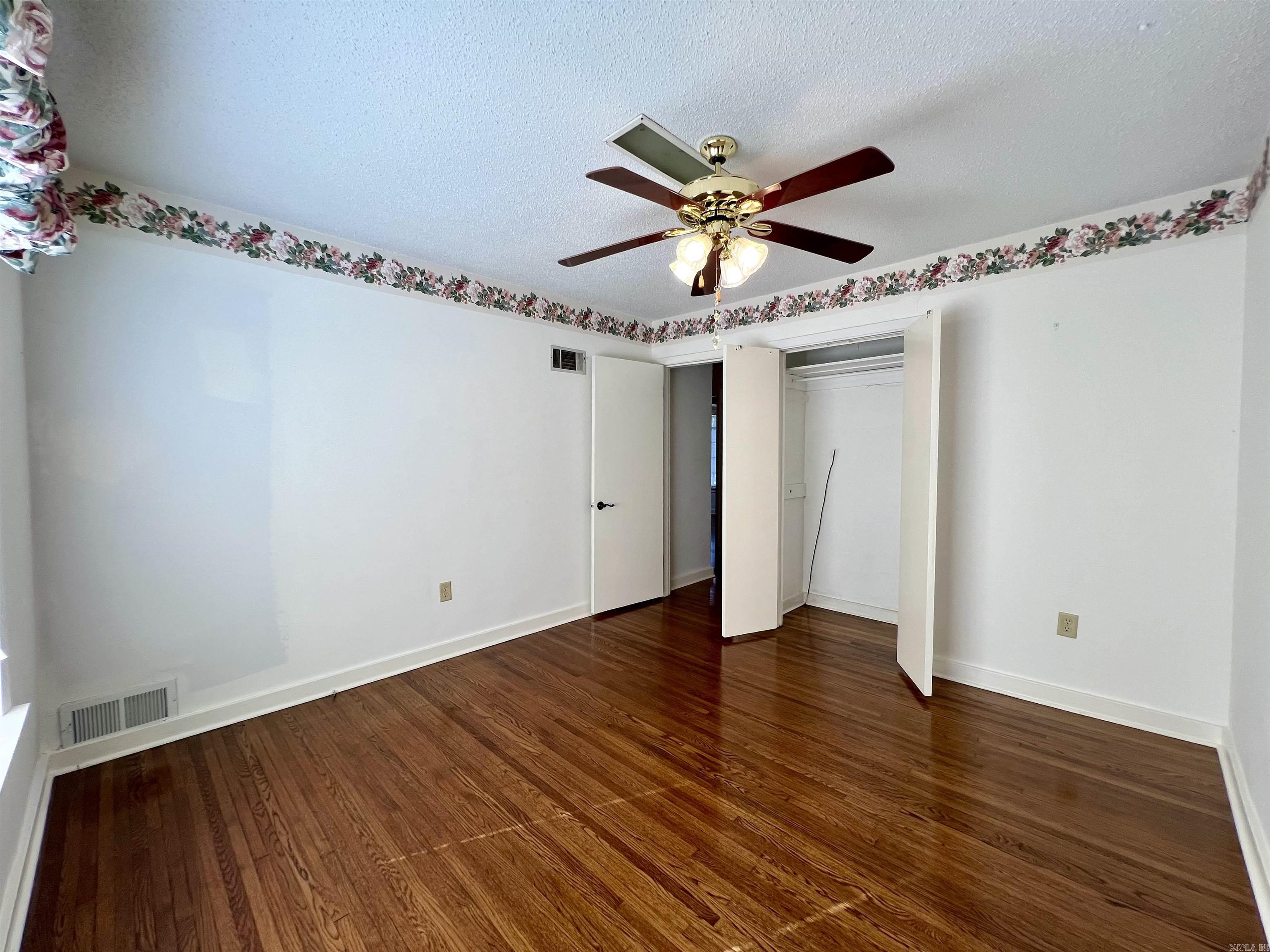 BOOTS BONDS - Residential