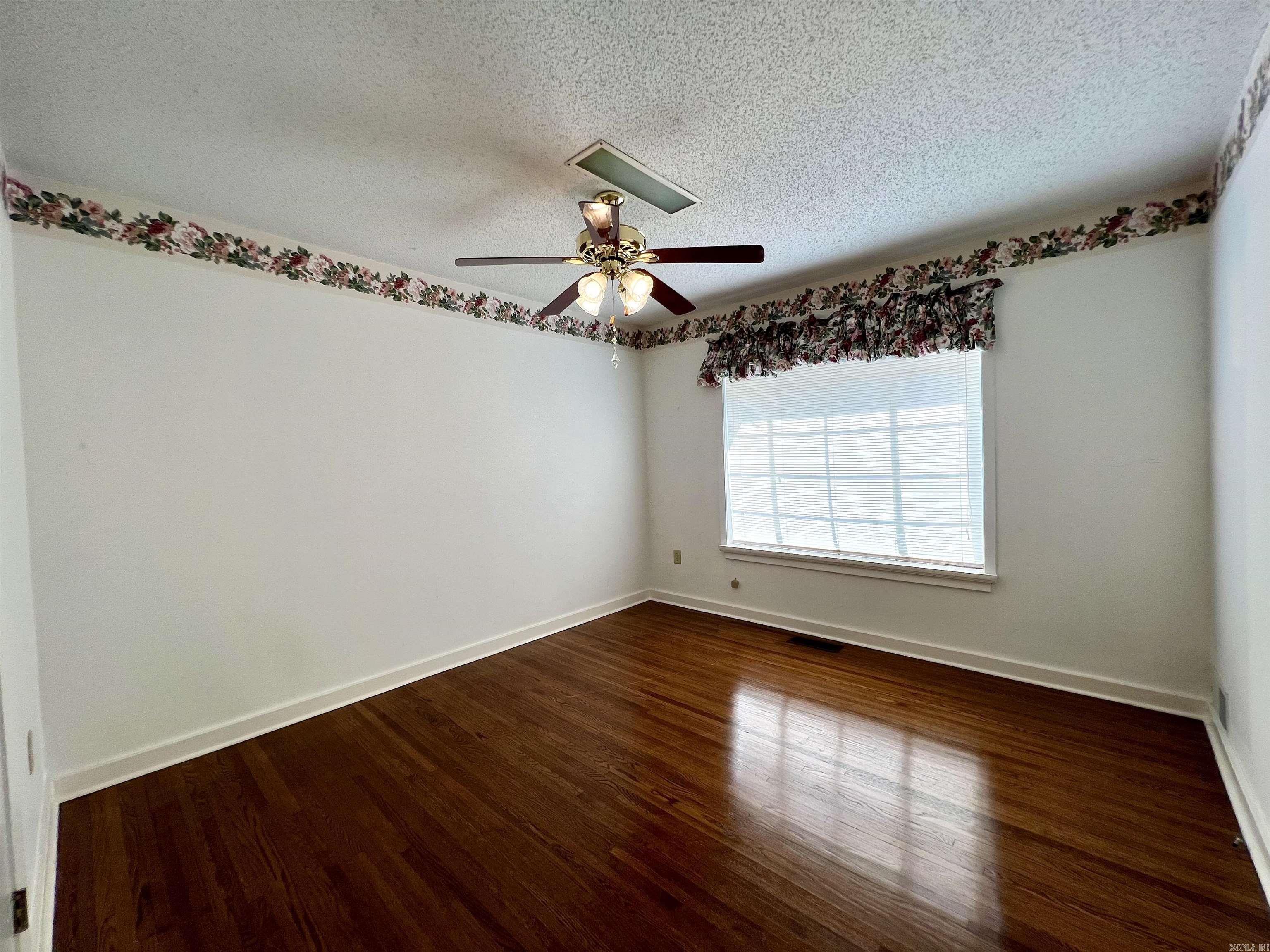 BOOTS BONDS - Residential