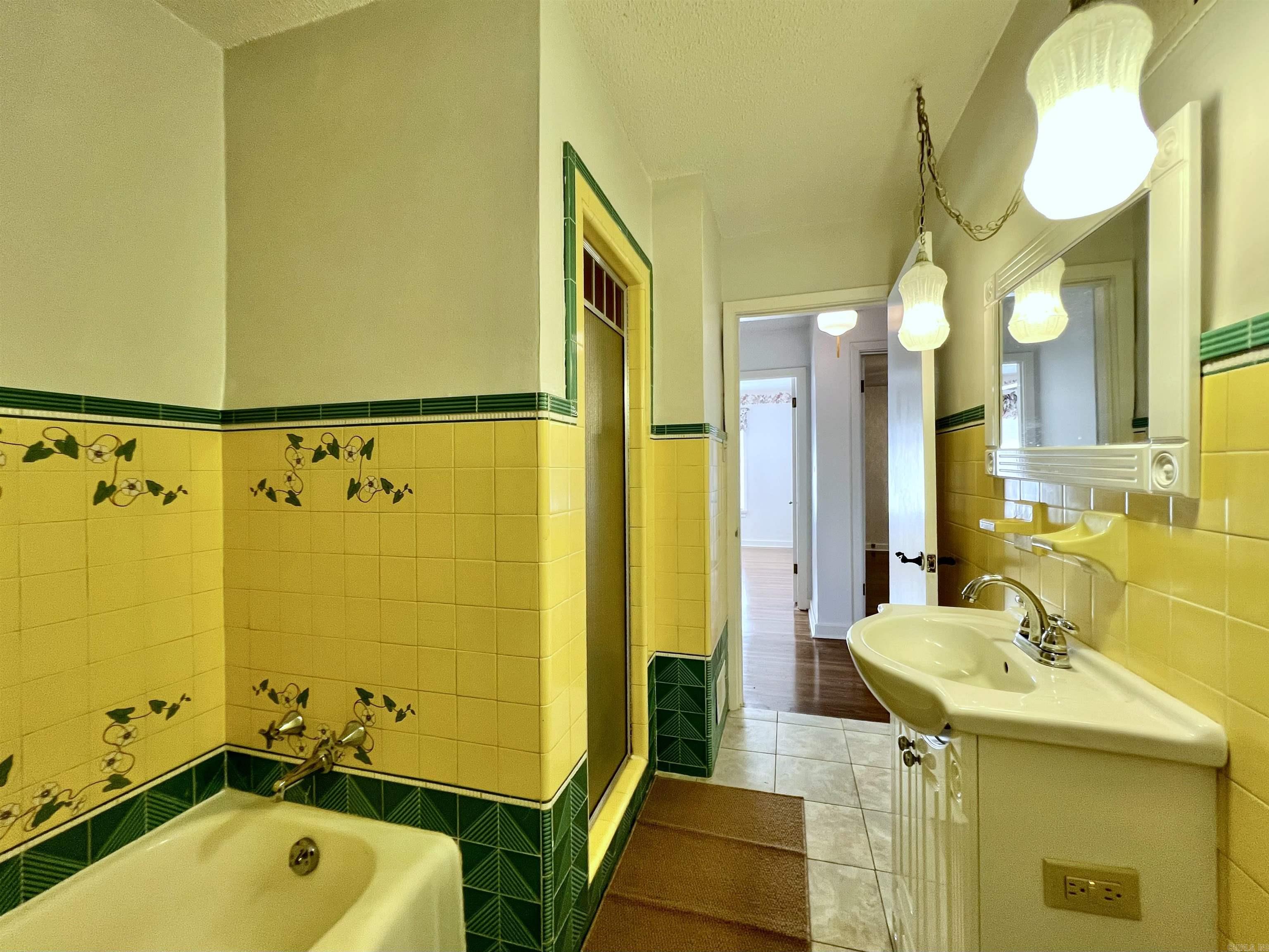 BOOTS BONDS - Residential