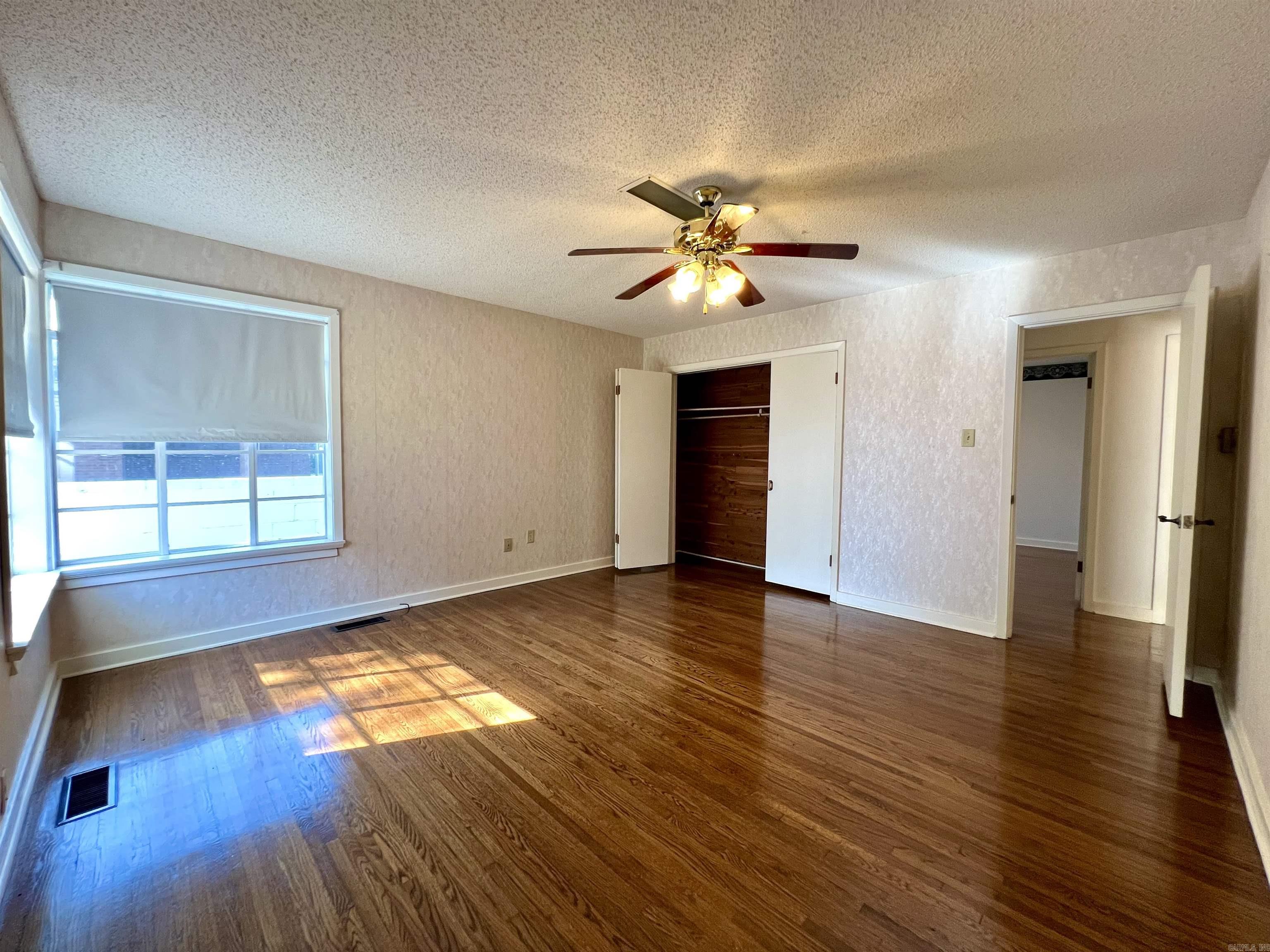 BOOTS BONDS - Residential