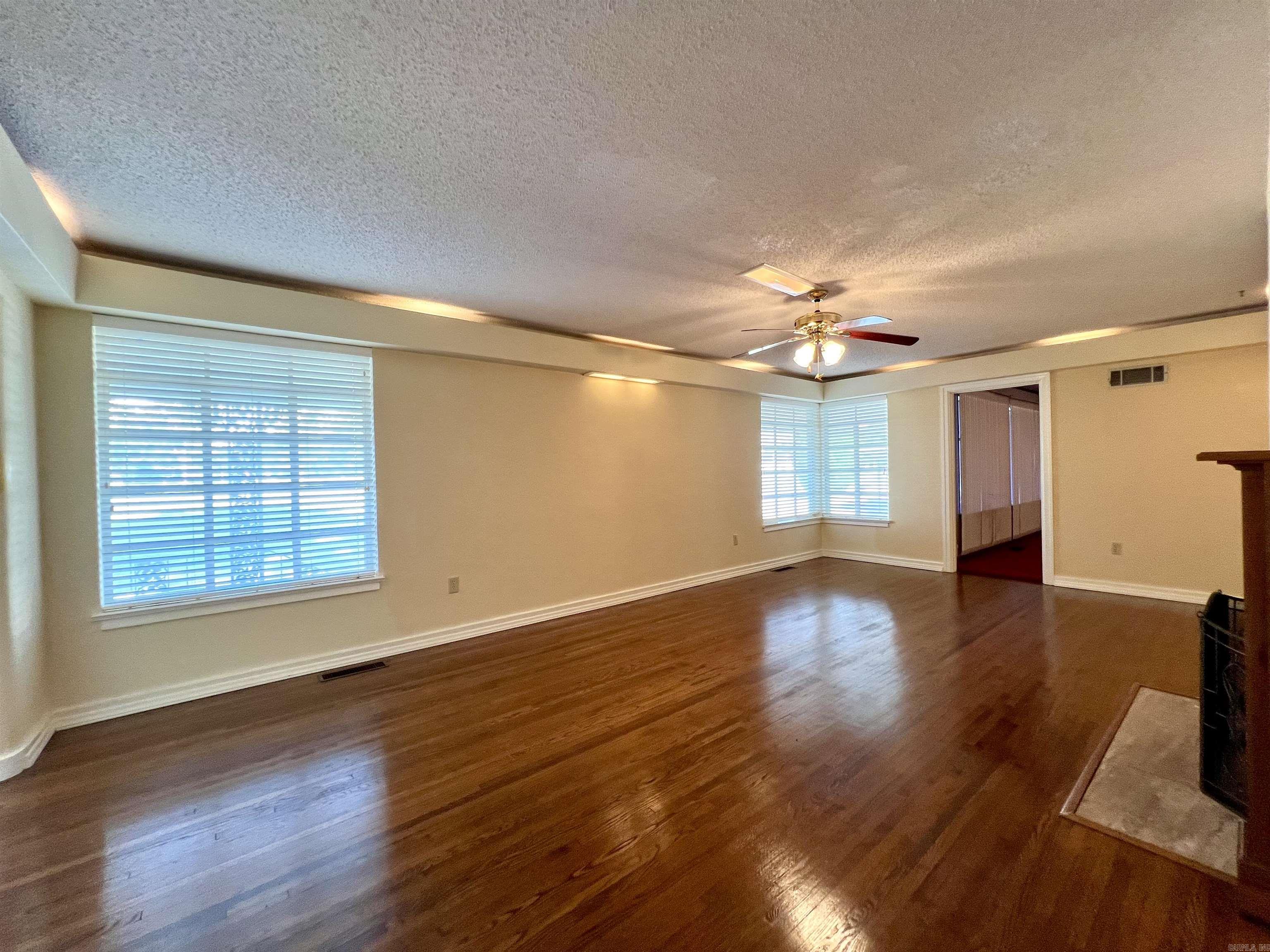 BOOTS BONDS - Residential