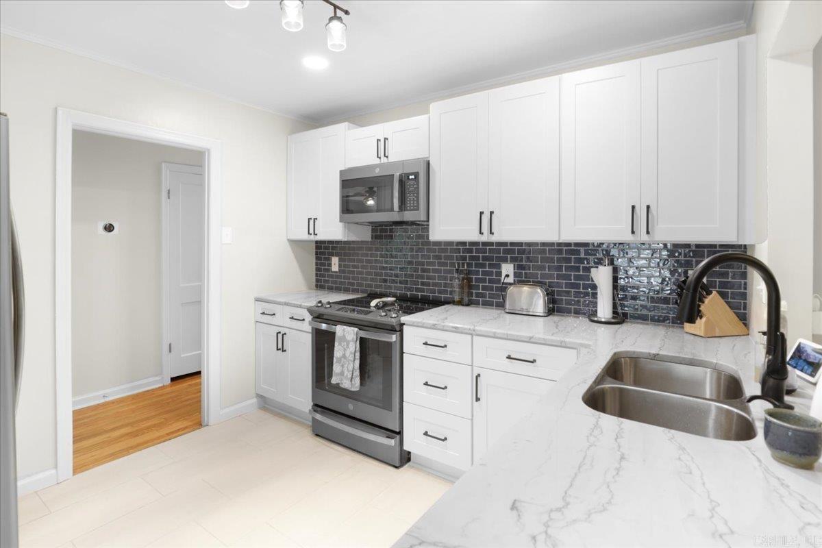 PINE VALLEY EST - Residential