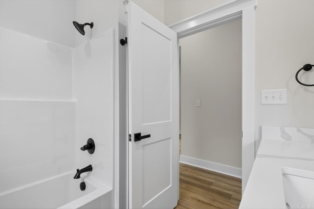OAKBROOKE - Residential