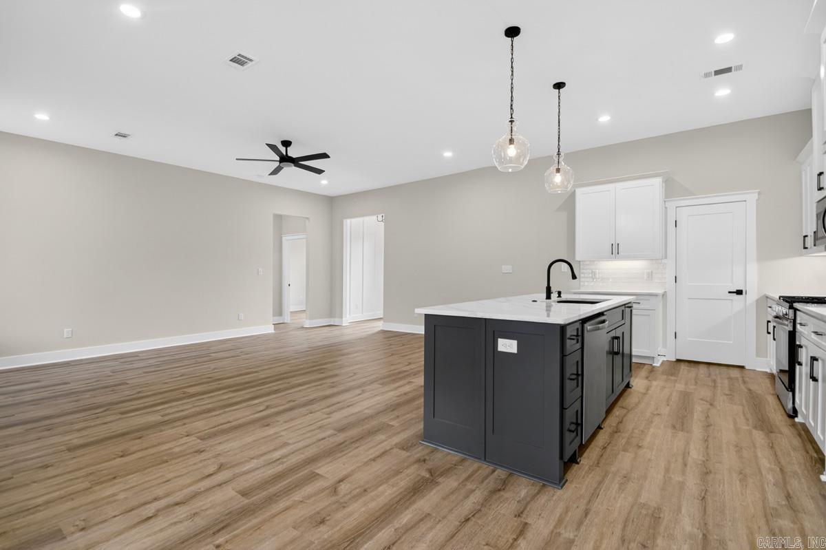 OAKBROOKE - Residential