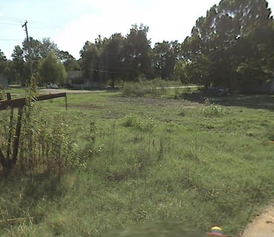 This lot in Humnoke is a duck hunter’s paradise! Nestled close to Stuttgart and renowned duck hunting spots, it offers the perfect opportunity for outdoor enthusiasts. The nearby Bayou Meto is just a short 25 minutes away, making it an ideal location for those who appreciate nature and waterfowl. Property Highlights:  • Duck Hunting: If you’re passionate about duck hunting, this lot is your haven.  • Close Proximity: Conveniently located near Stuttgart, a hub for outdoor activities.  • Road Frontage: Accessible via Highway 165 for easy commuting.   Whether you’re an avid hunter or simply seeking a serene spot to build your dream home, this Humnoke lot offers endless possibilities. Don’t miss out on this unique opportunity!