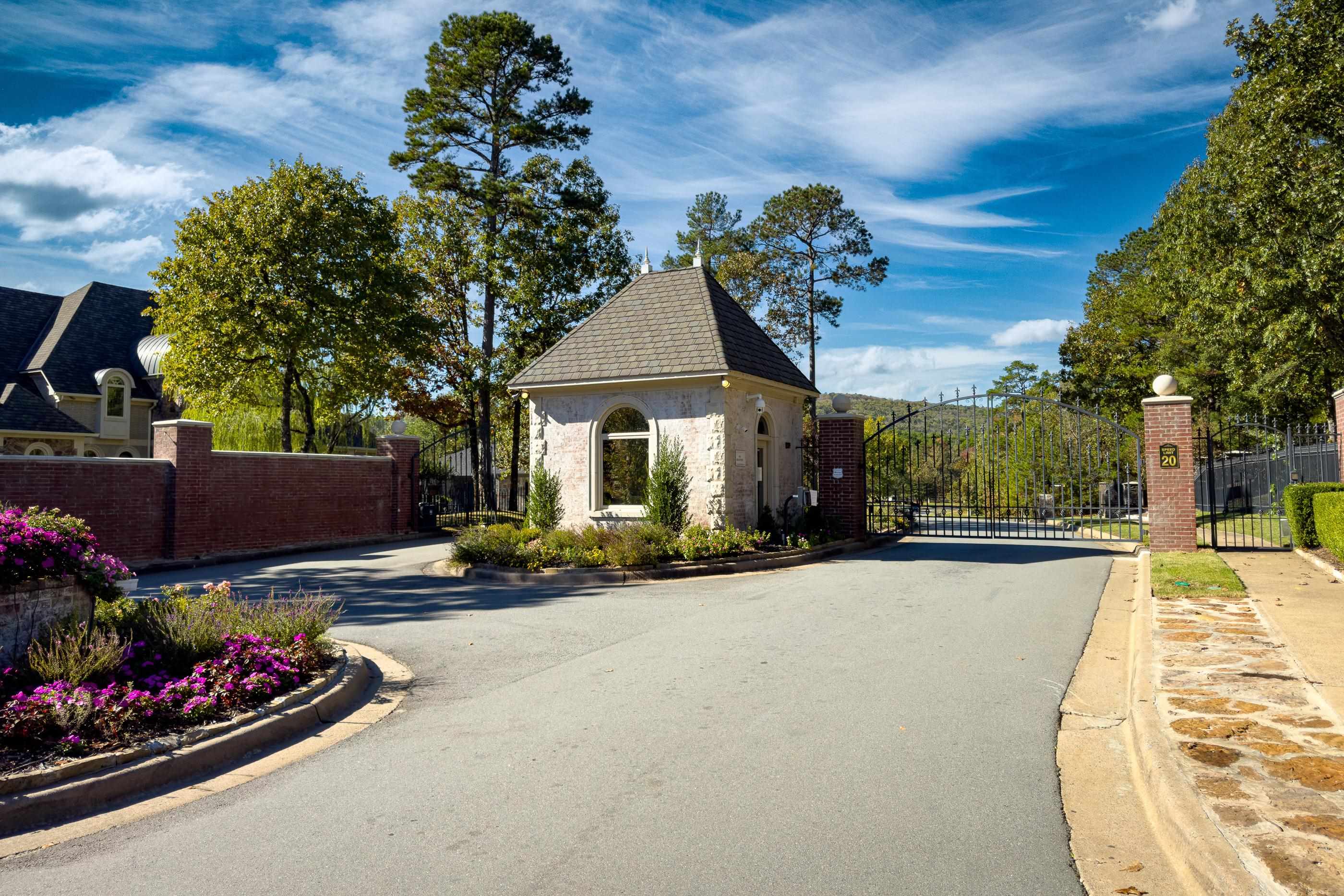 VALLEY FALLS ESTATES - Residential