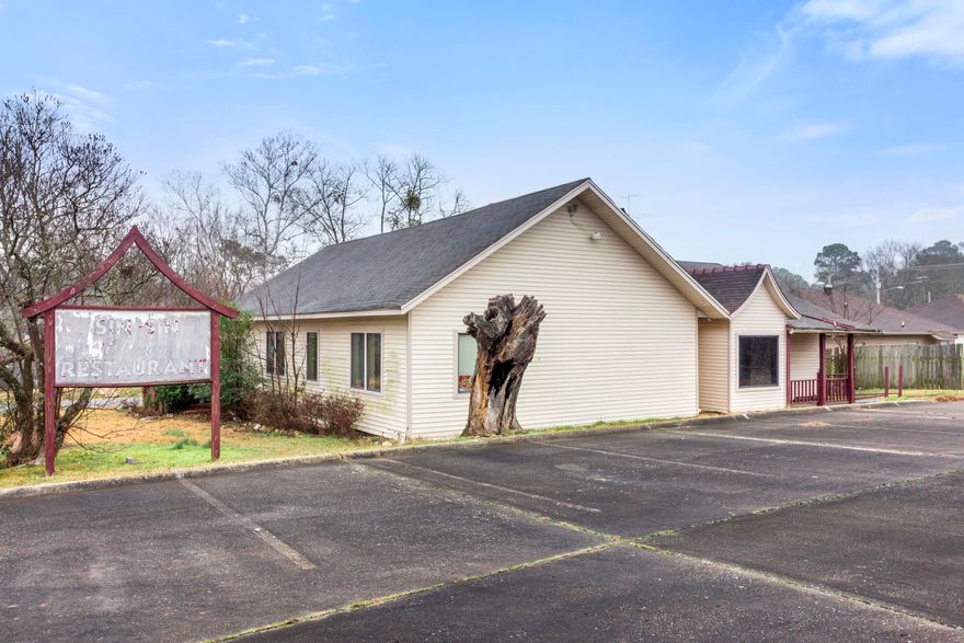 Looking for a prime location for your business? This property functioned as a successful restaurant for 20 years and was an art studio before that.  Located just one block off Military Rd, this location is perfect for a variety of businesses.  The possibilities are endless. Restaurant equipment and furniture can convey with accepted offer.