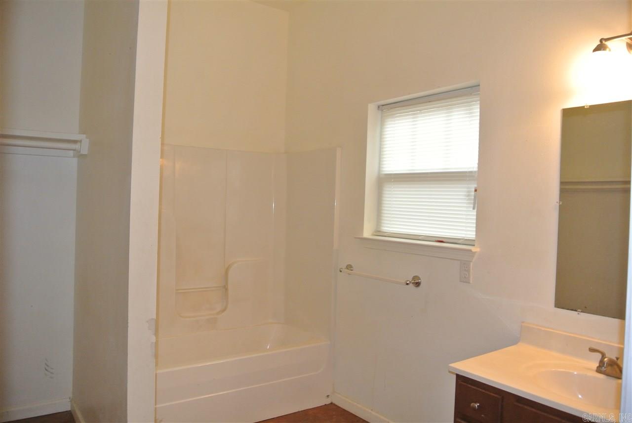 Jones & Worthen - Residential Lease