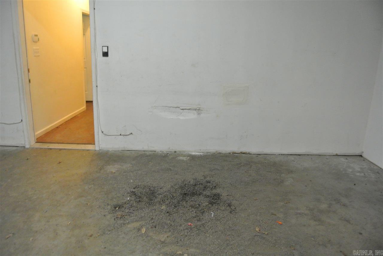 Jones & Worthen - Residential Lease