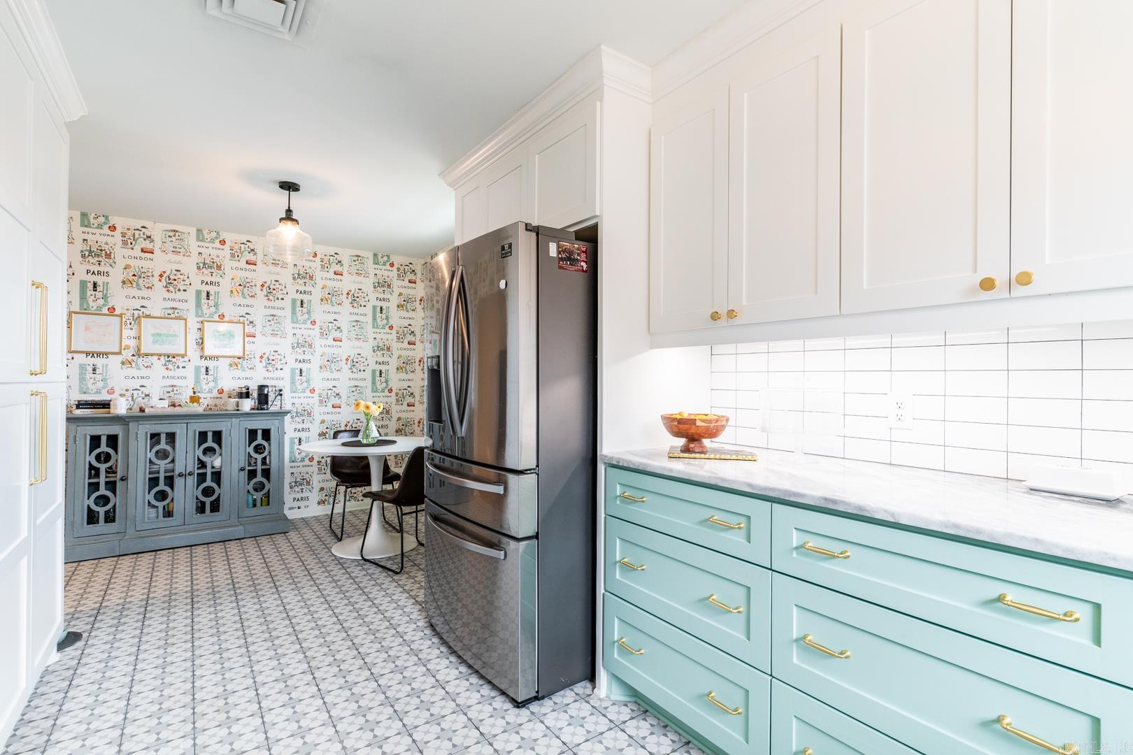 KINGWOOD PLACE - Residential