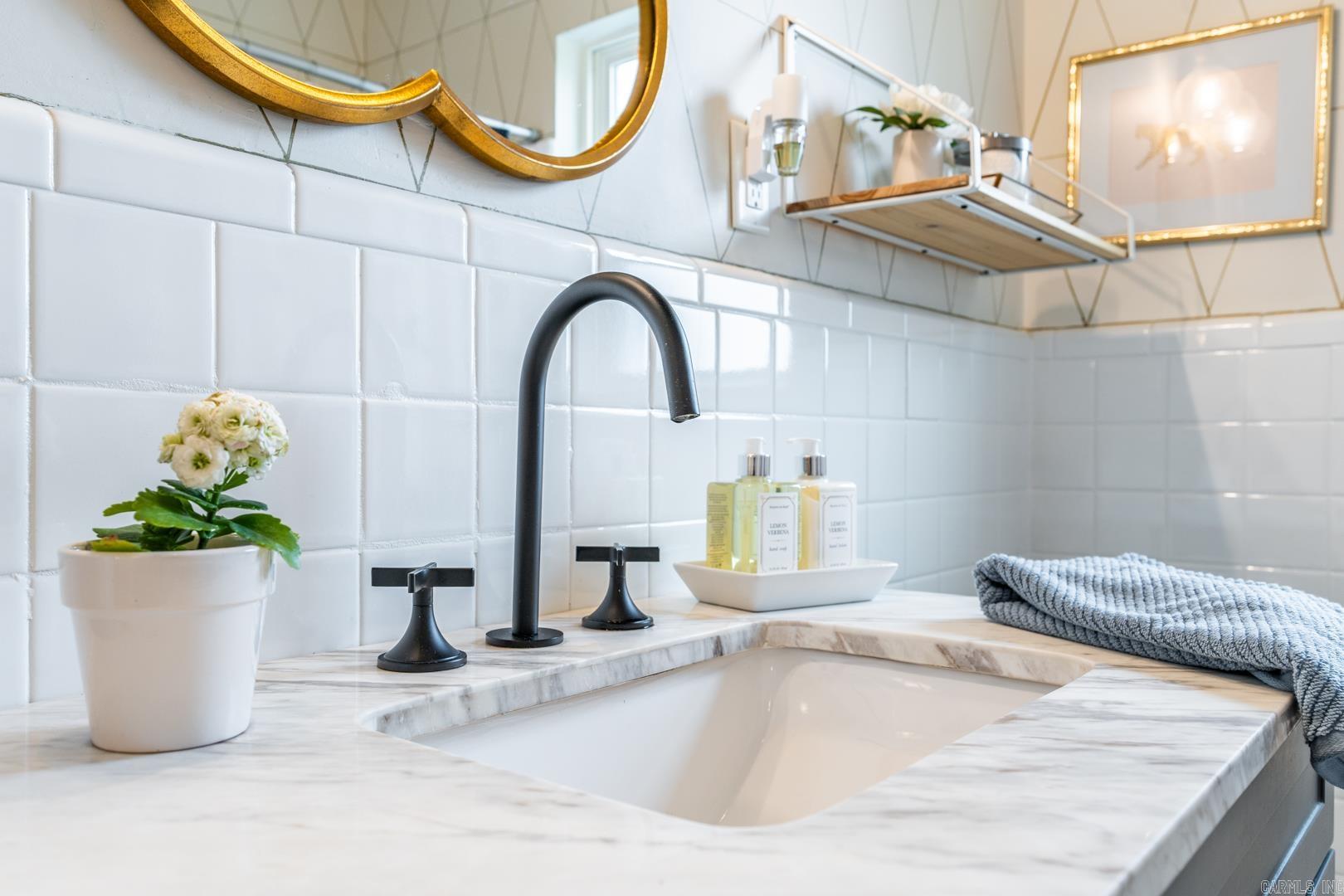 KINGWOOD PLACE - Residential