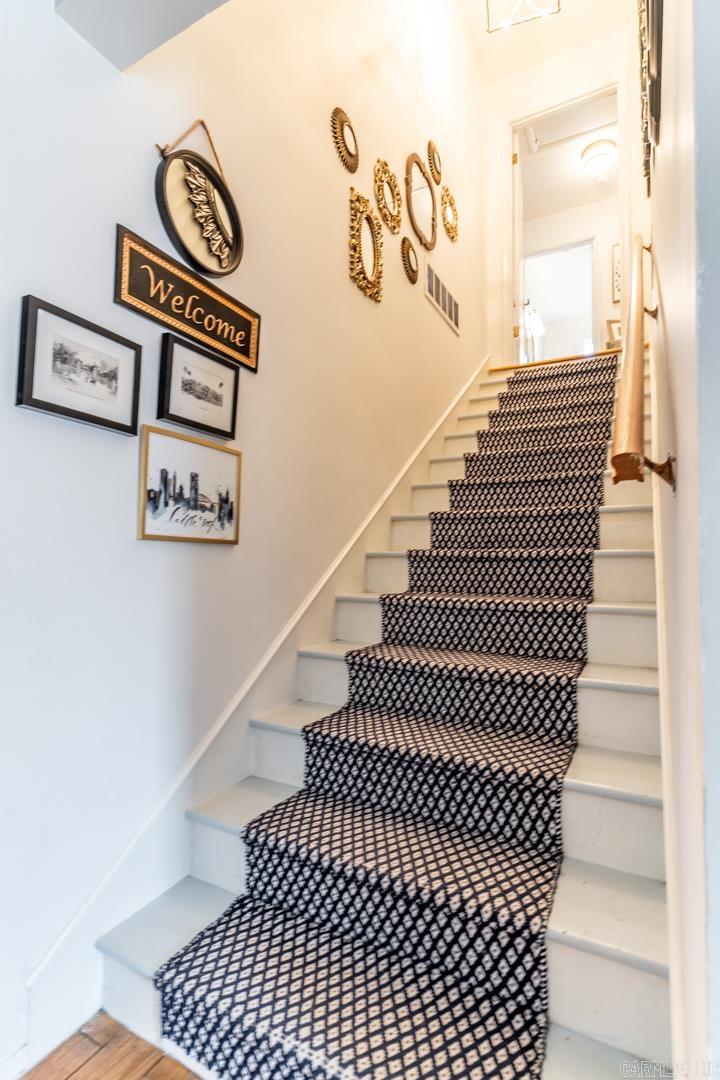 KINGWOOD PLACE - Residential