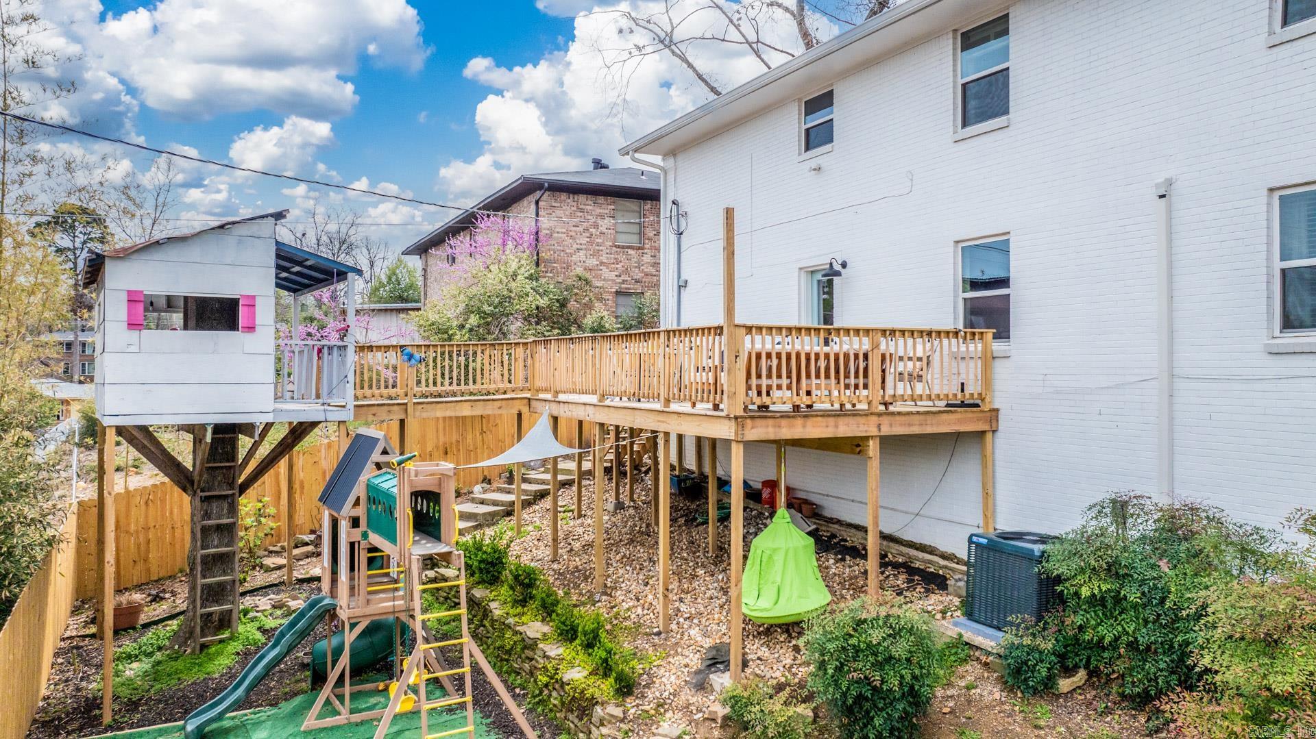 KINGWOOD PLACE - Residential