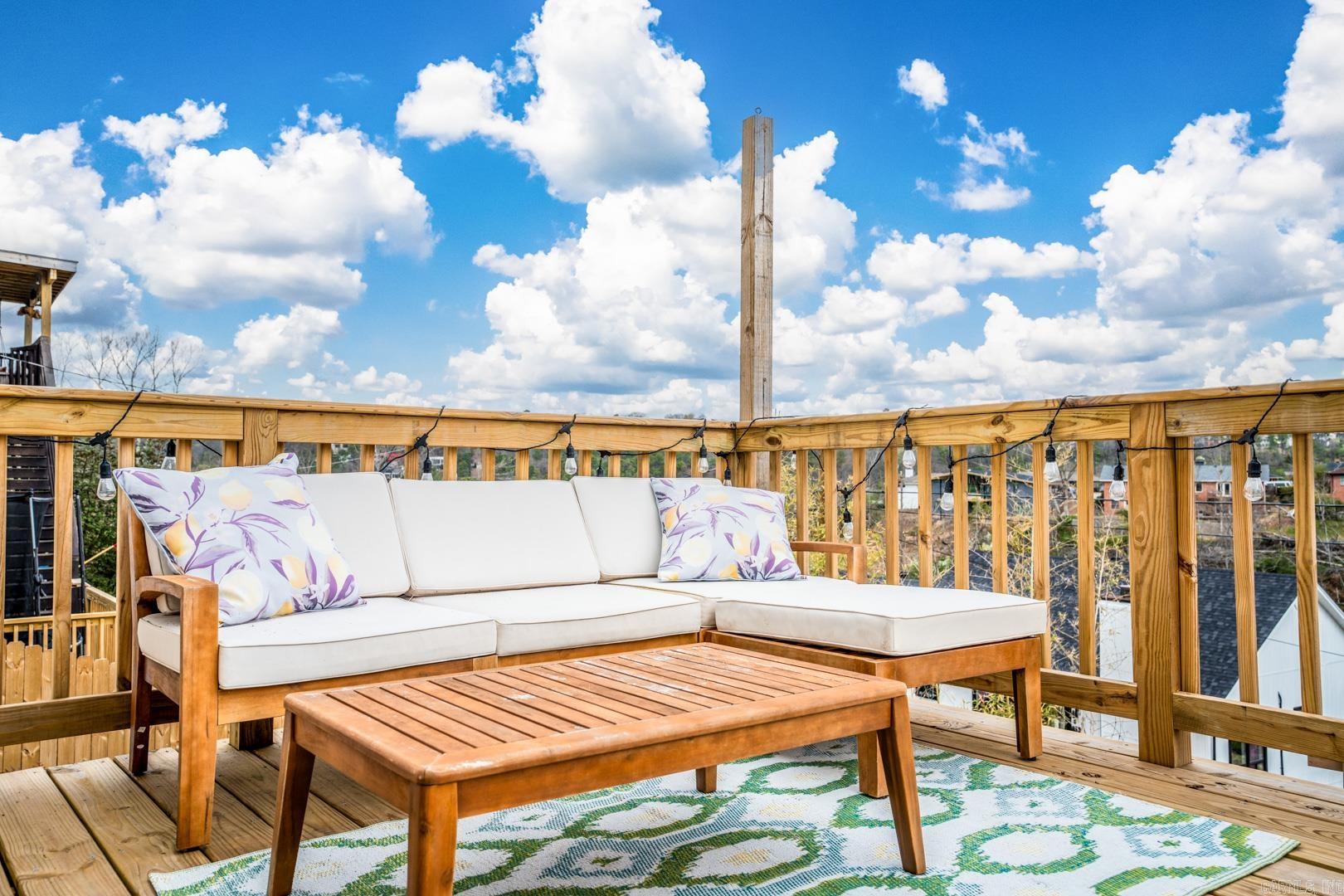 KINGWOOD PLACE - Residential