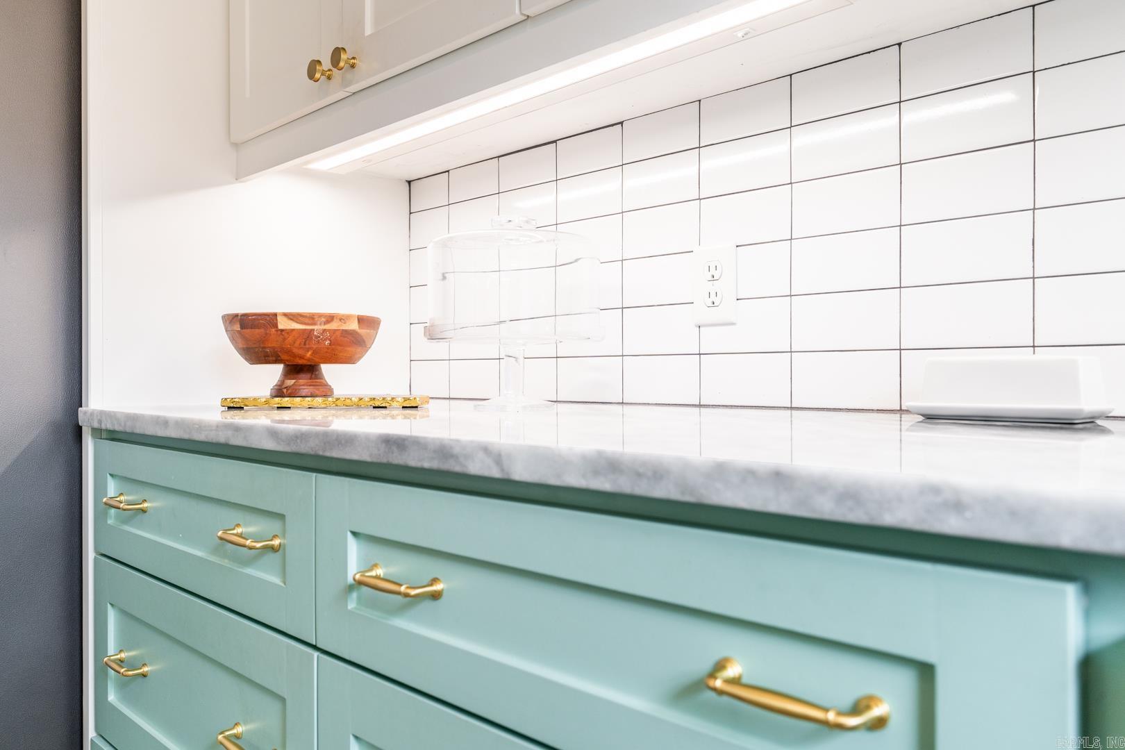 KINGWOOD PLACE - Residential