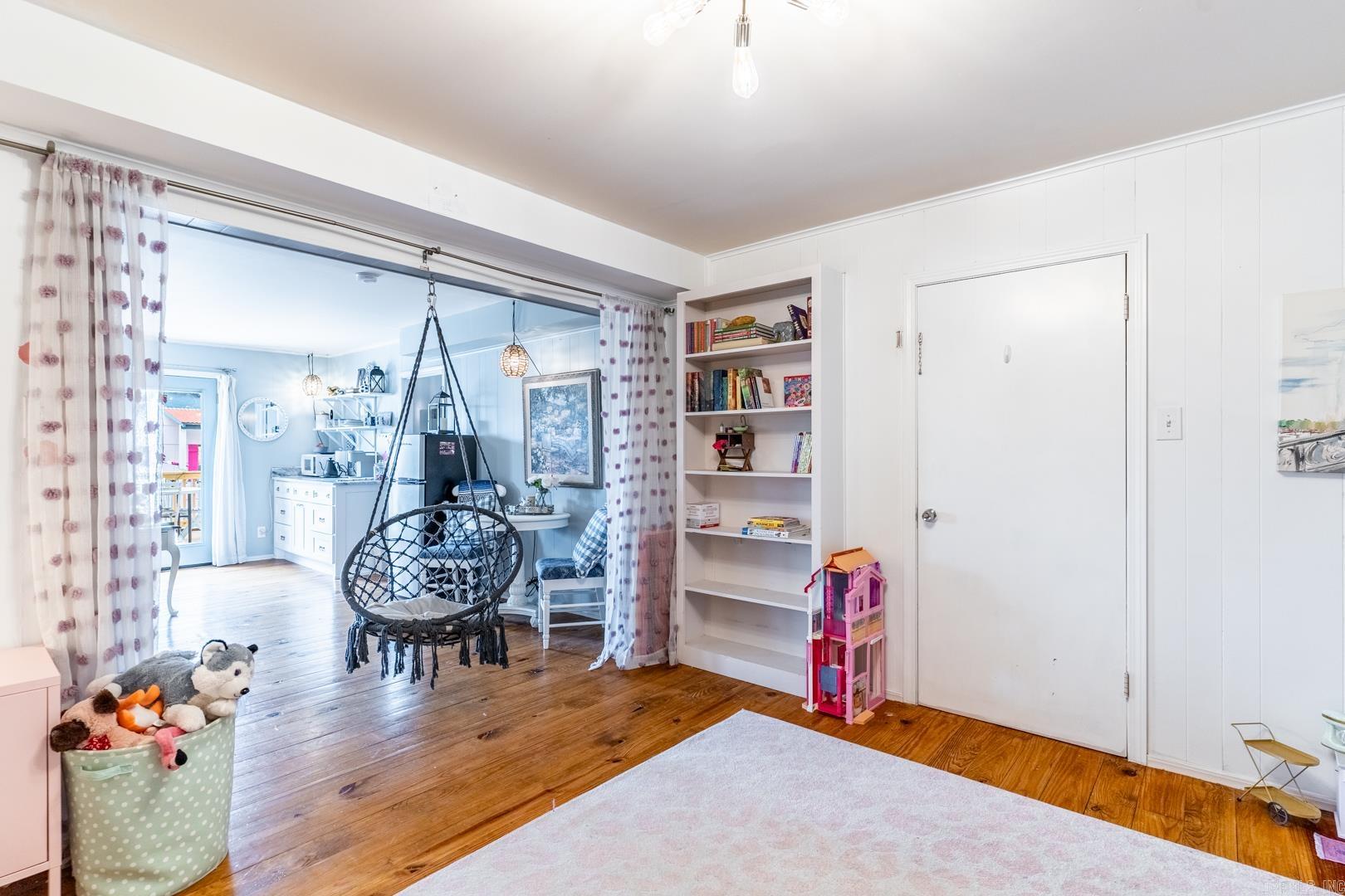 KINGWOOD PLACE - Residential