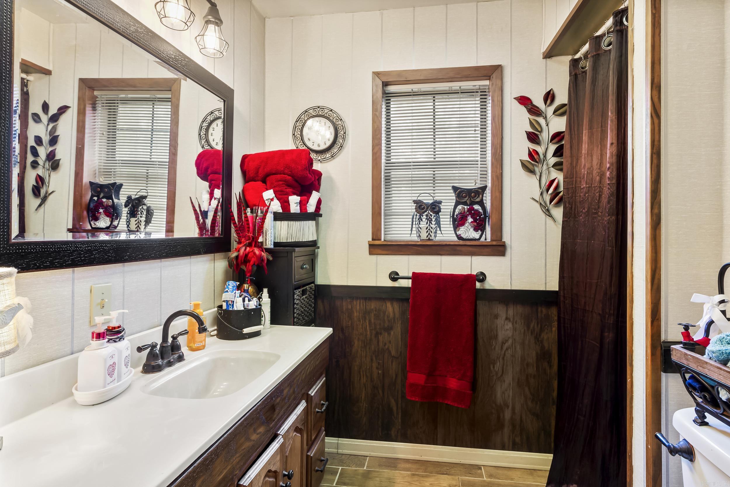 ROLLING MANOR - Residential