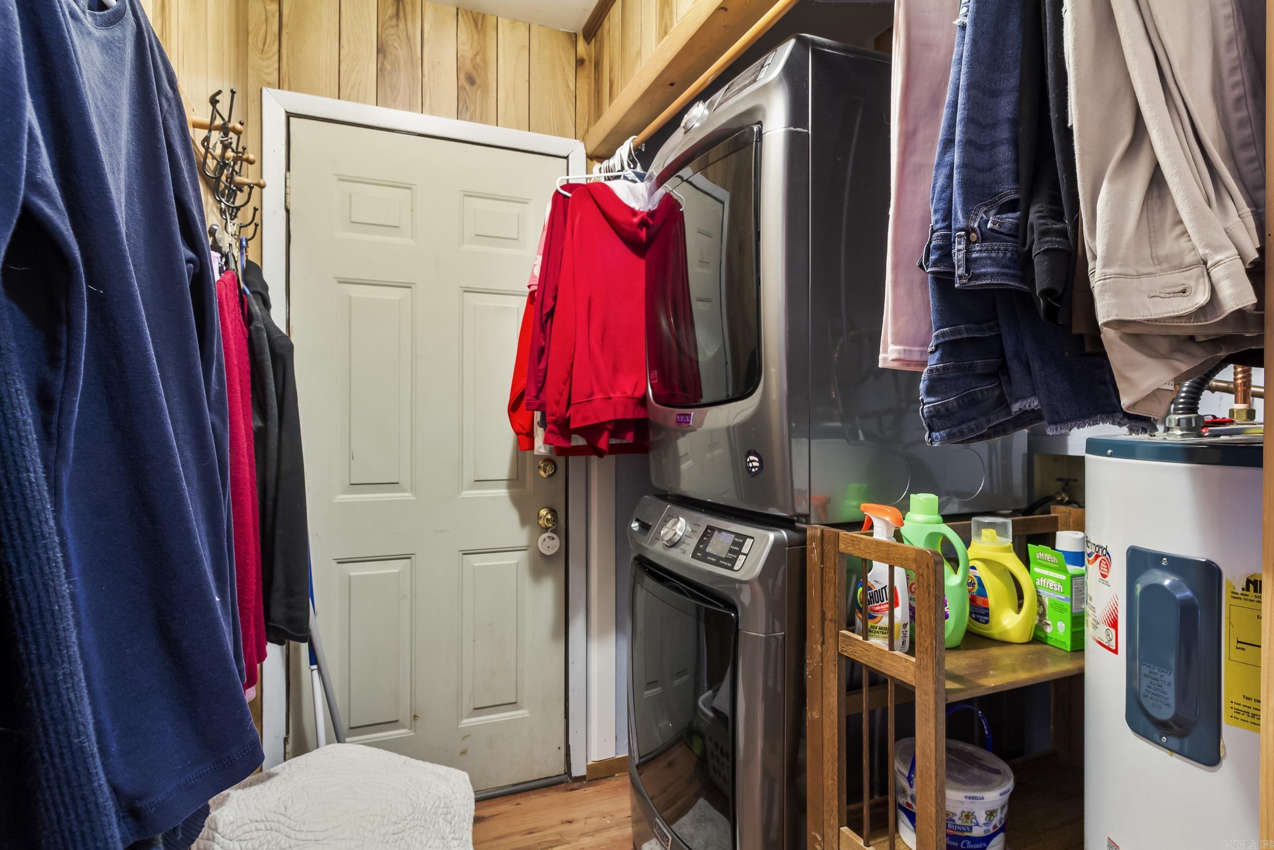 ROLLING MANOR - Residential