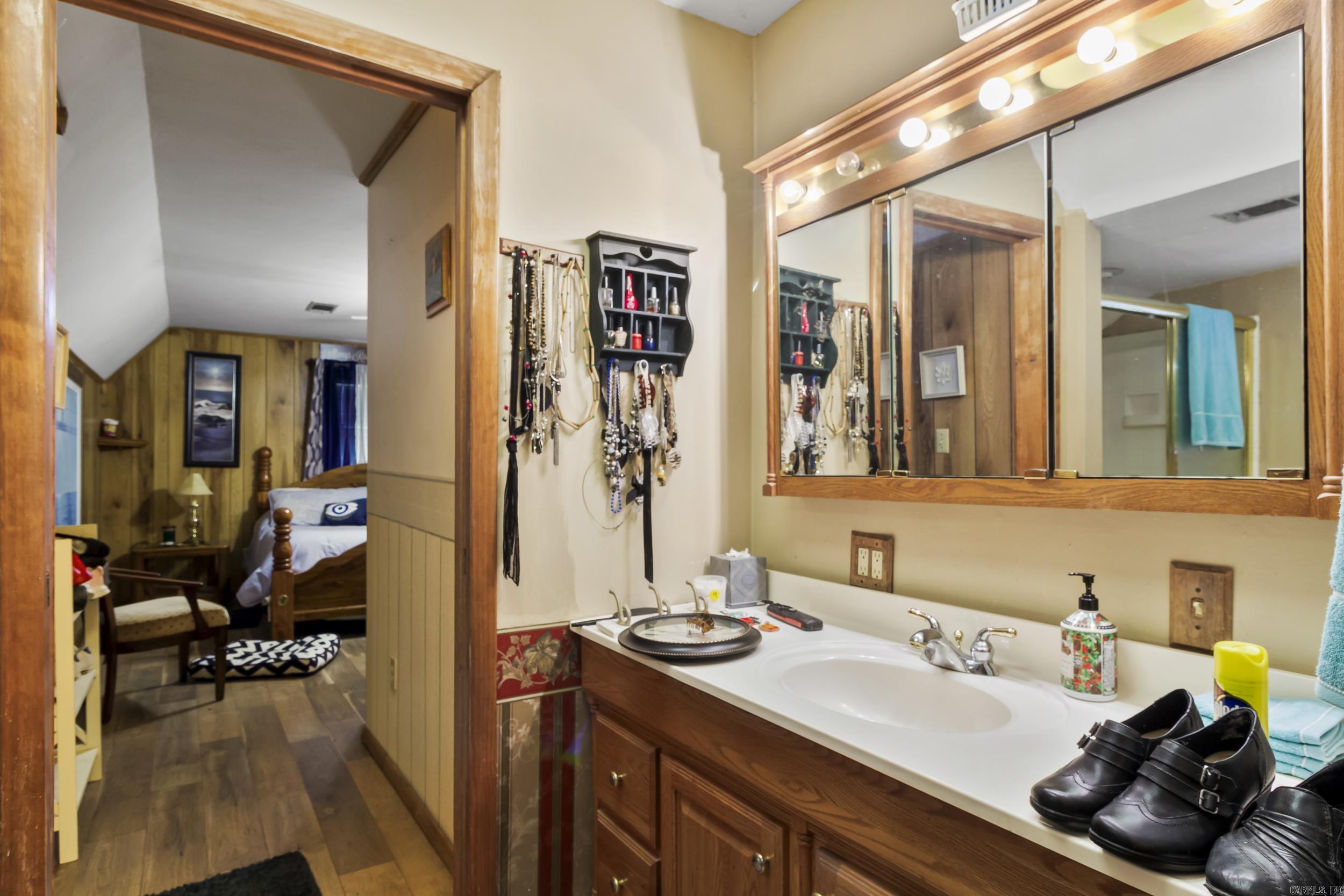 ROLLING MANOR - Residential