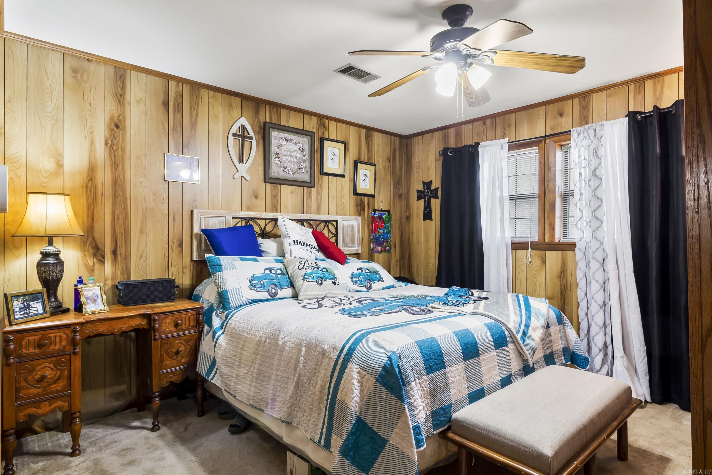 ROLLING MANOR - Residential