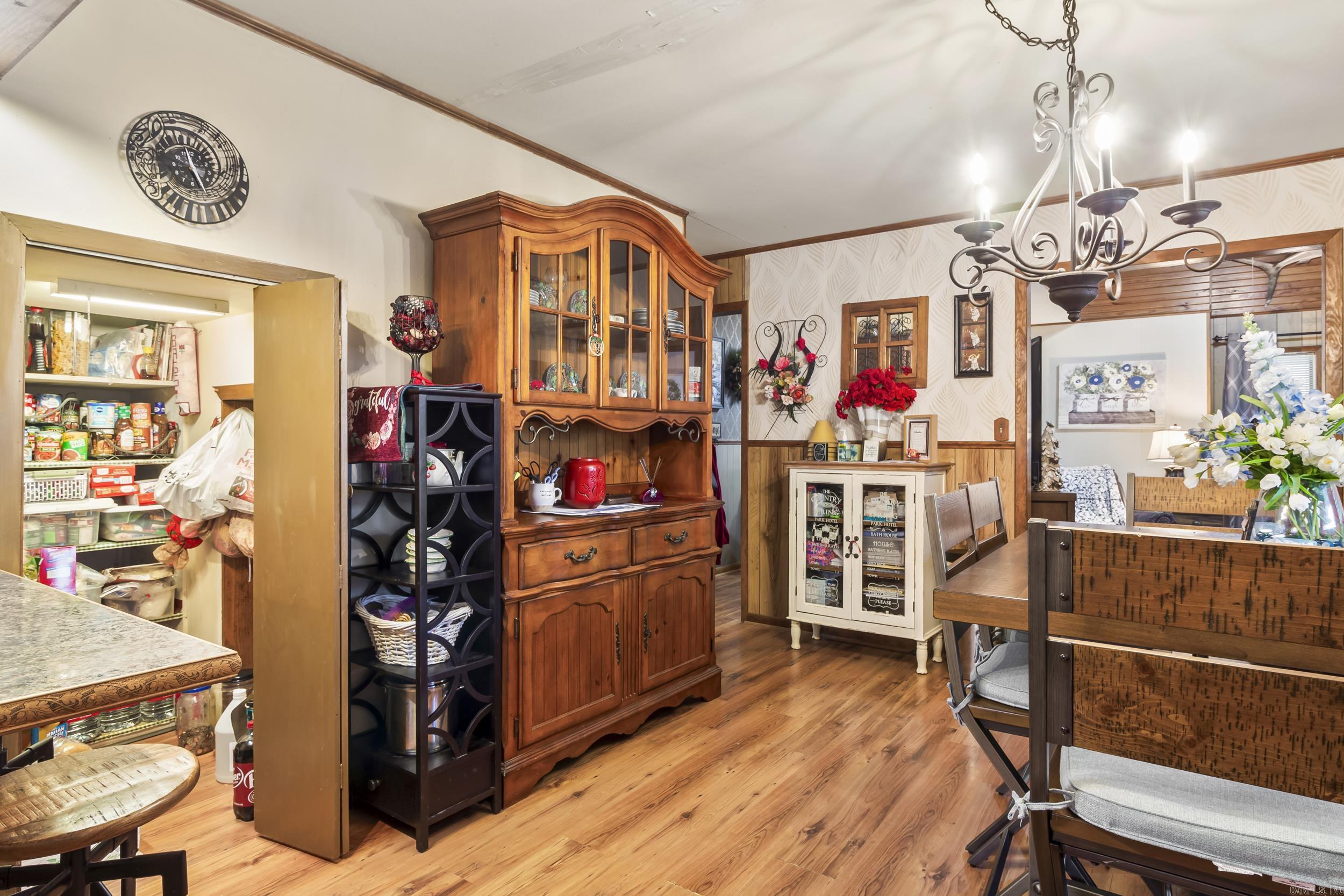 ROLLING MANOR - Residential