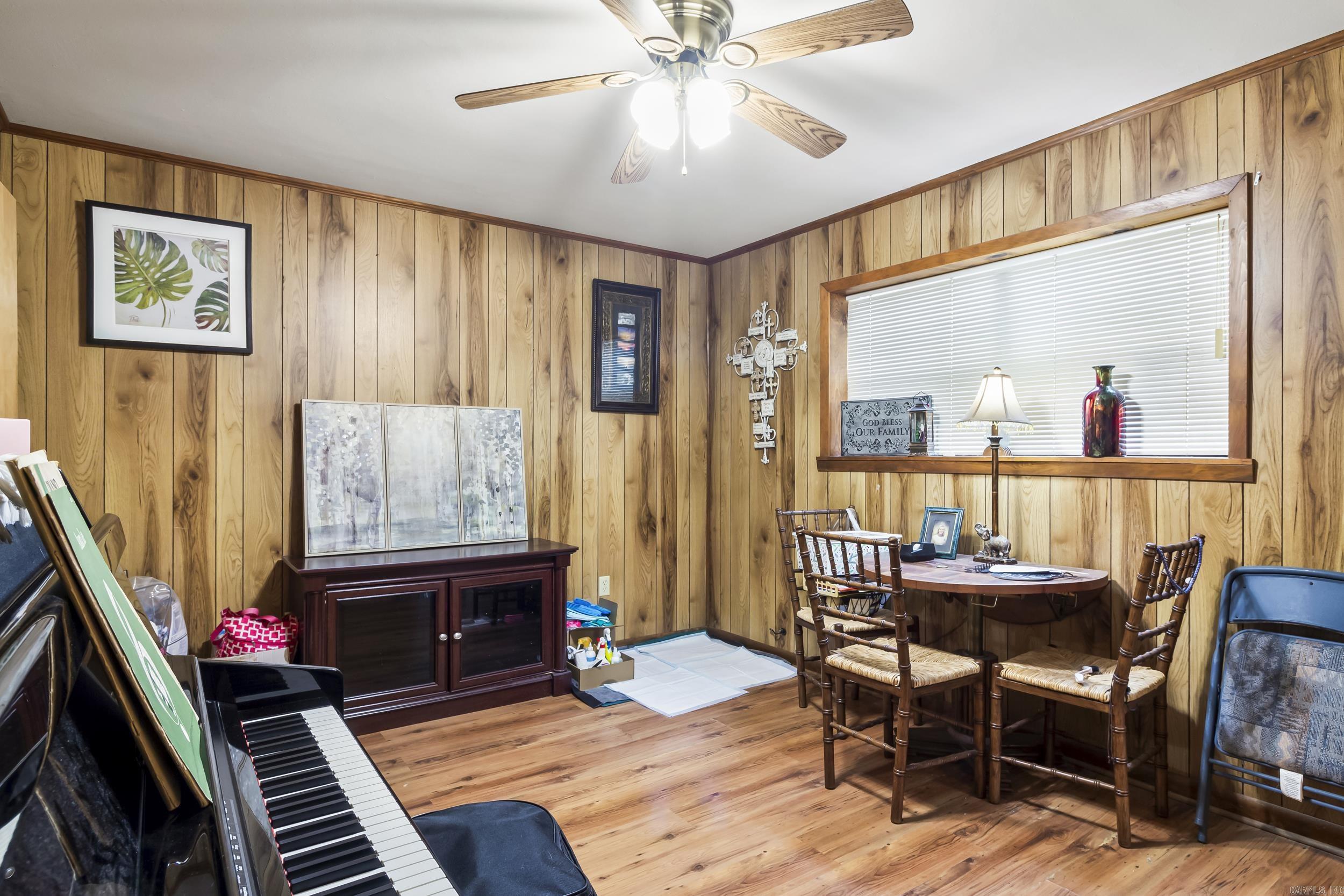 ROLLING MANOR - Residential