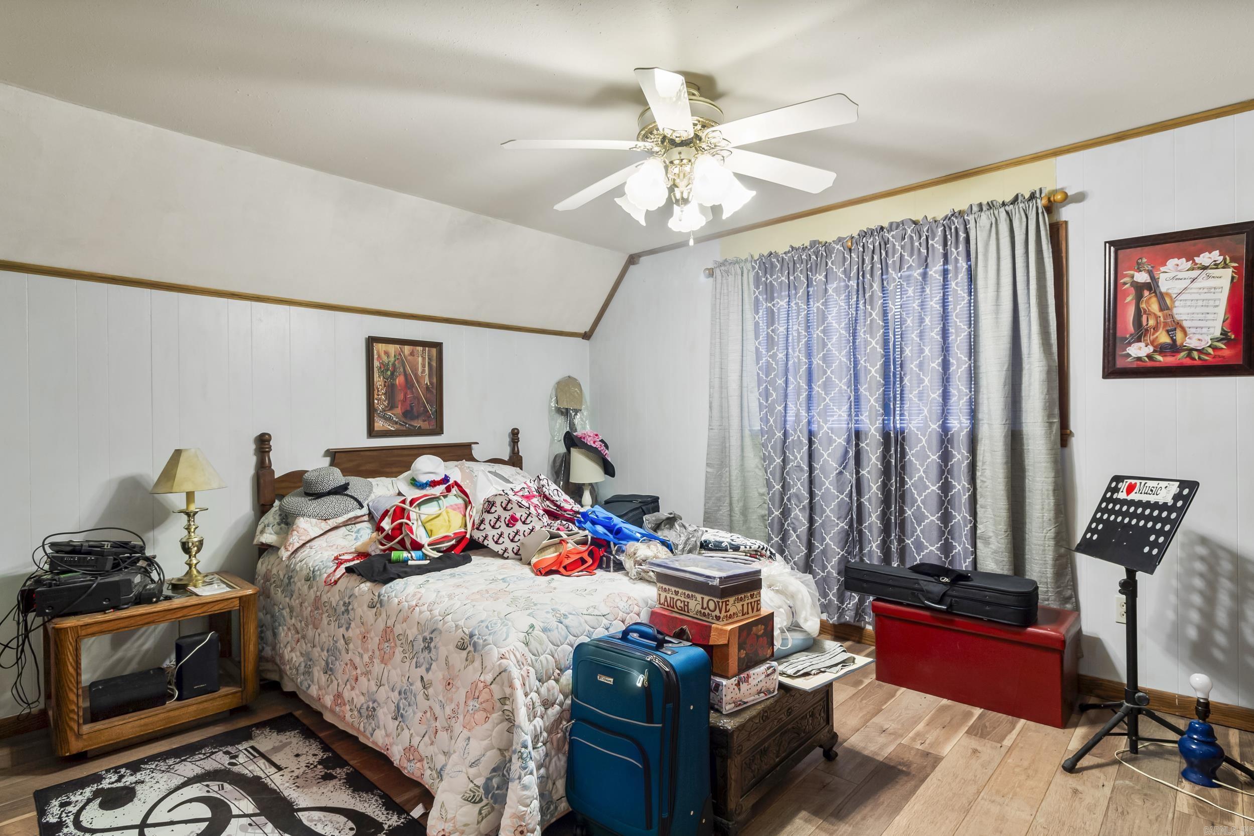 ROLLING MANOR - Residential