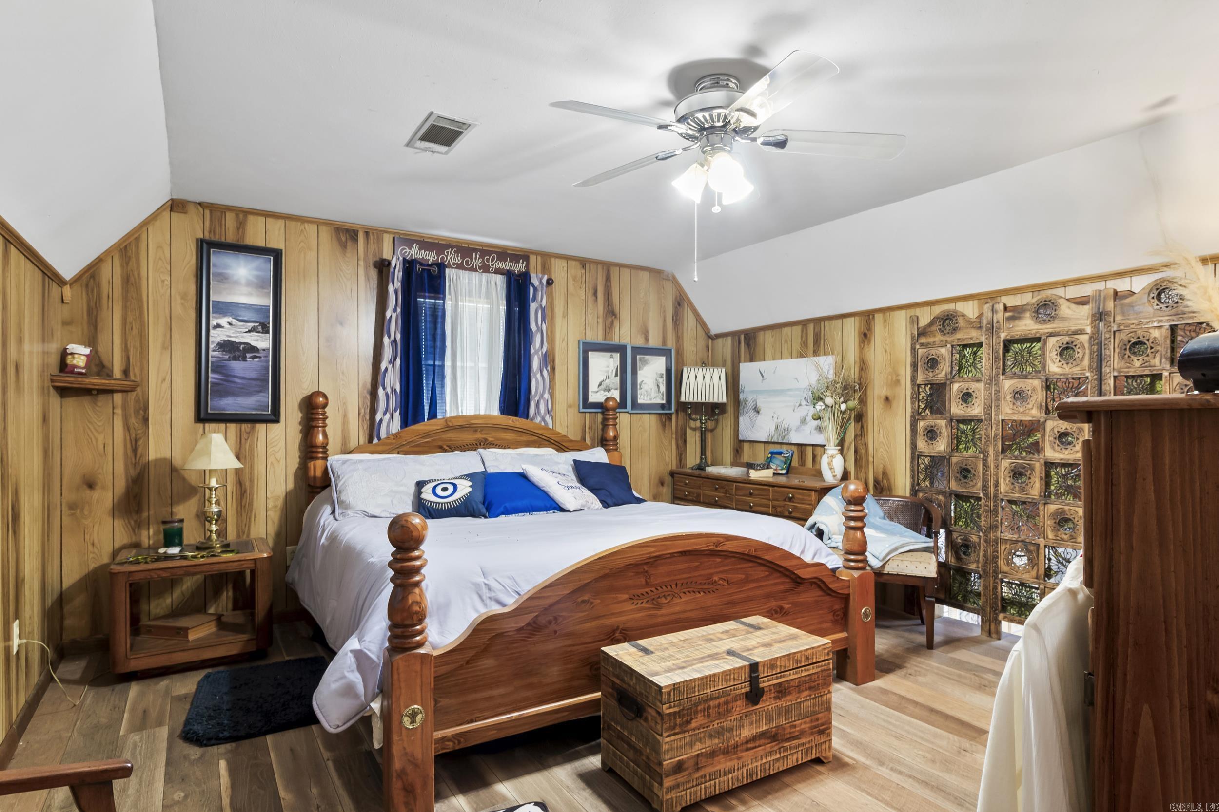 ROLLING MANOR - Residential