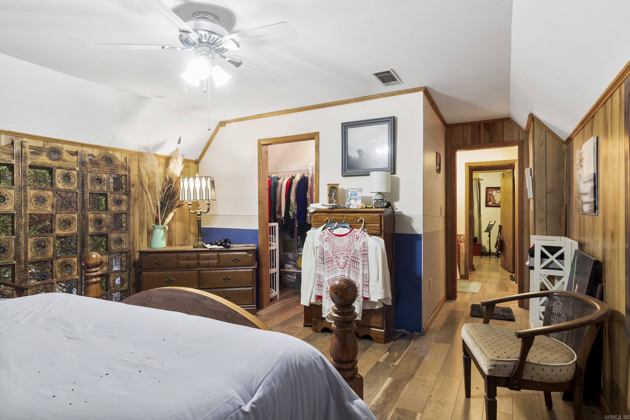 ROLLING MANOR - Residential