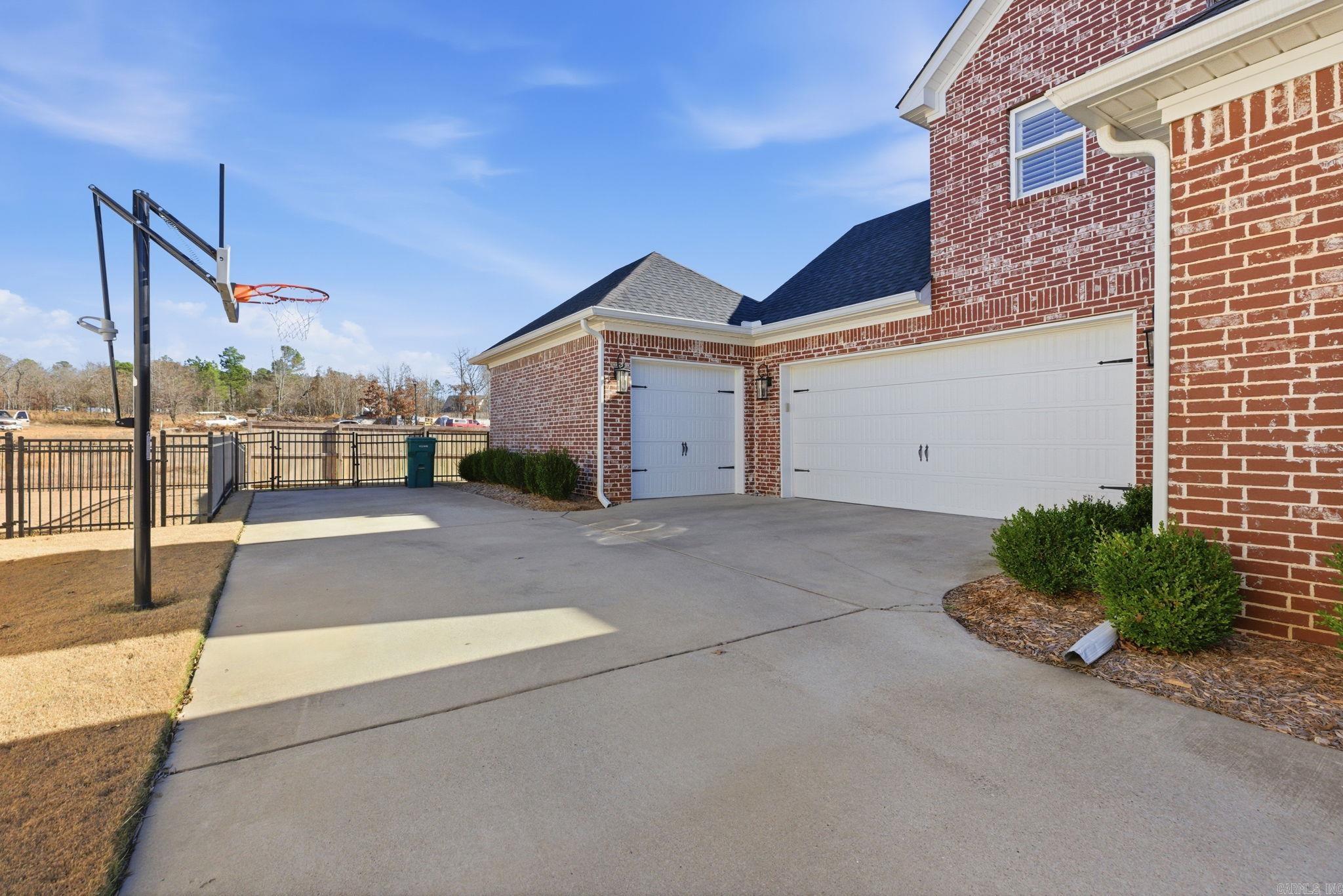 THE WOODLANDS - Residential