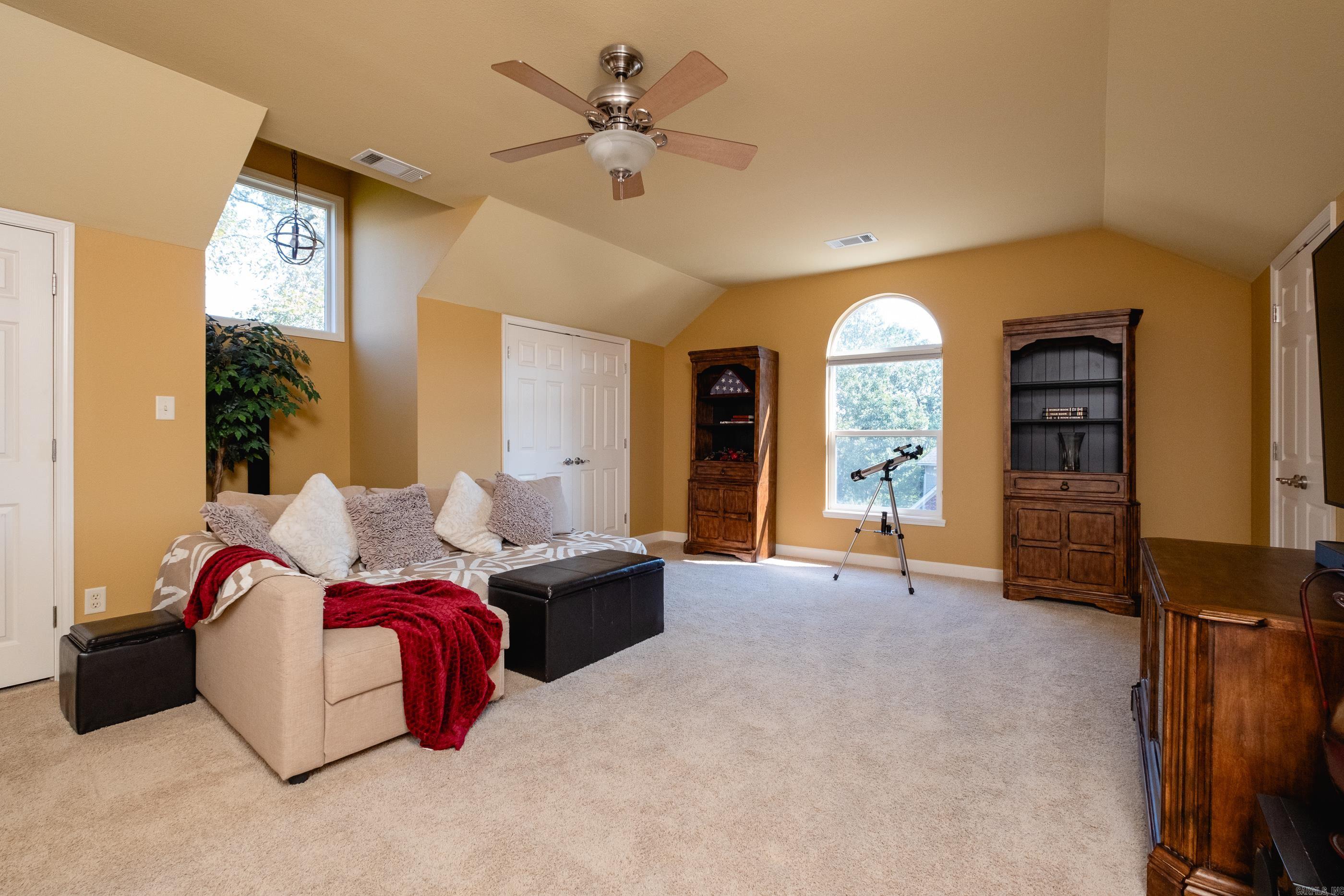 PEBBLE BEACH WOODS ADDN - Residential