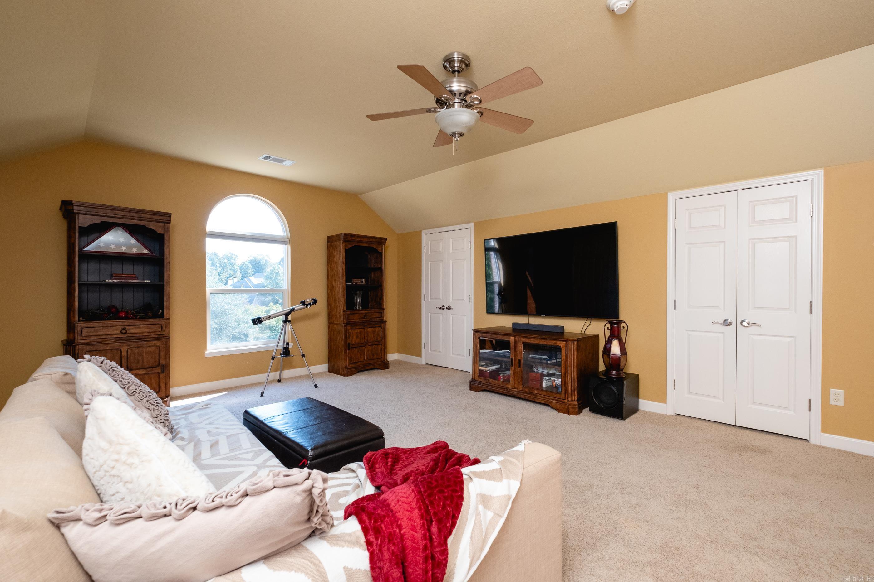 PEBBLE BEACH WOODS ADDN - Residential