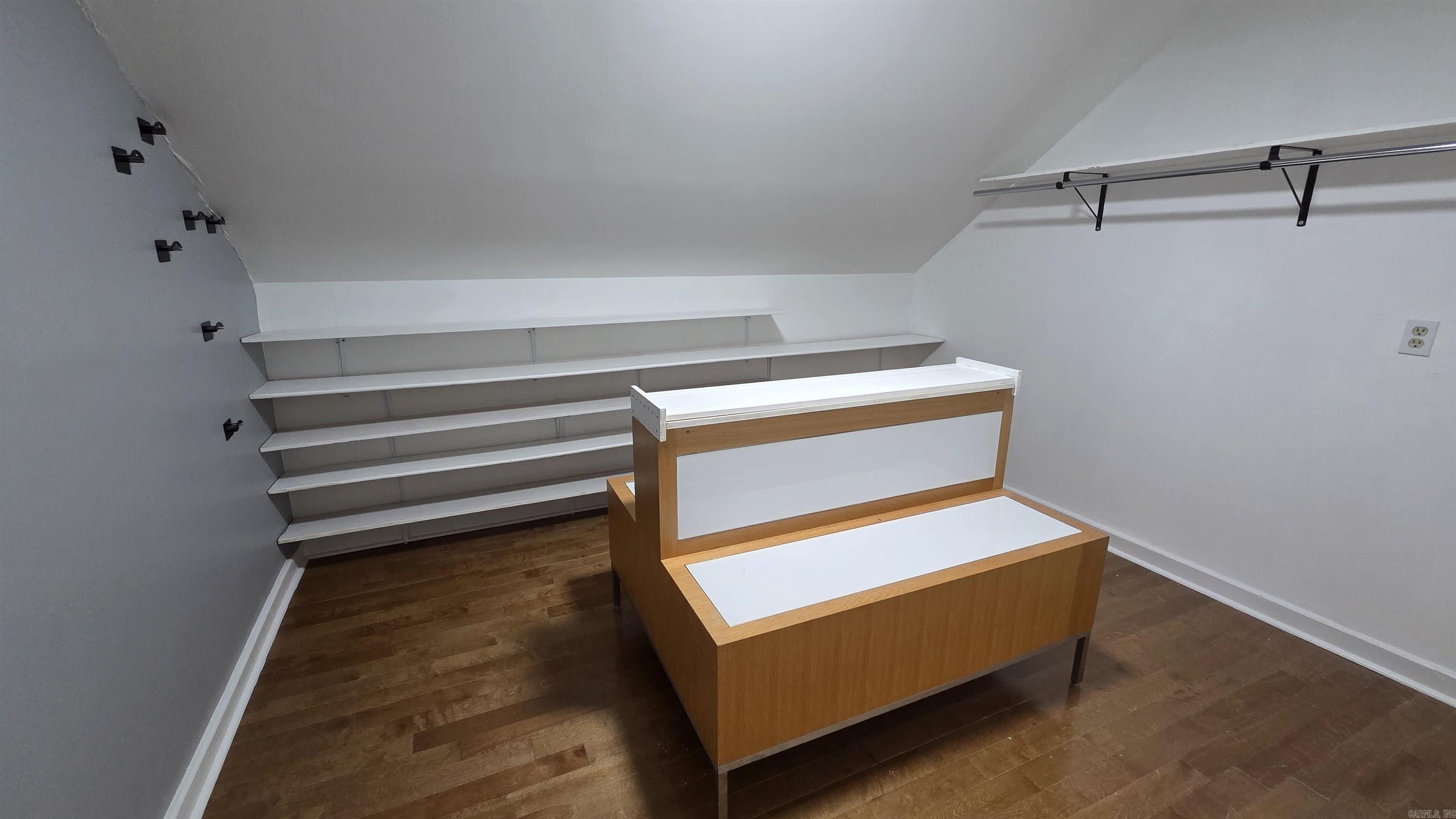 PEACEFUL VALLEY - Residential