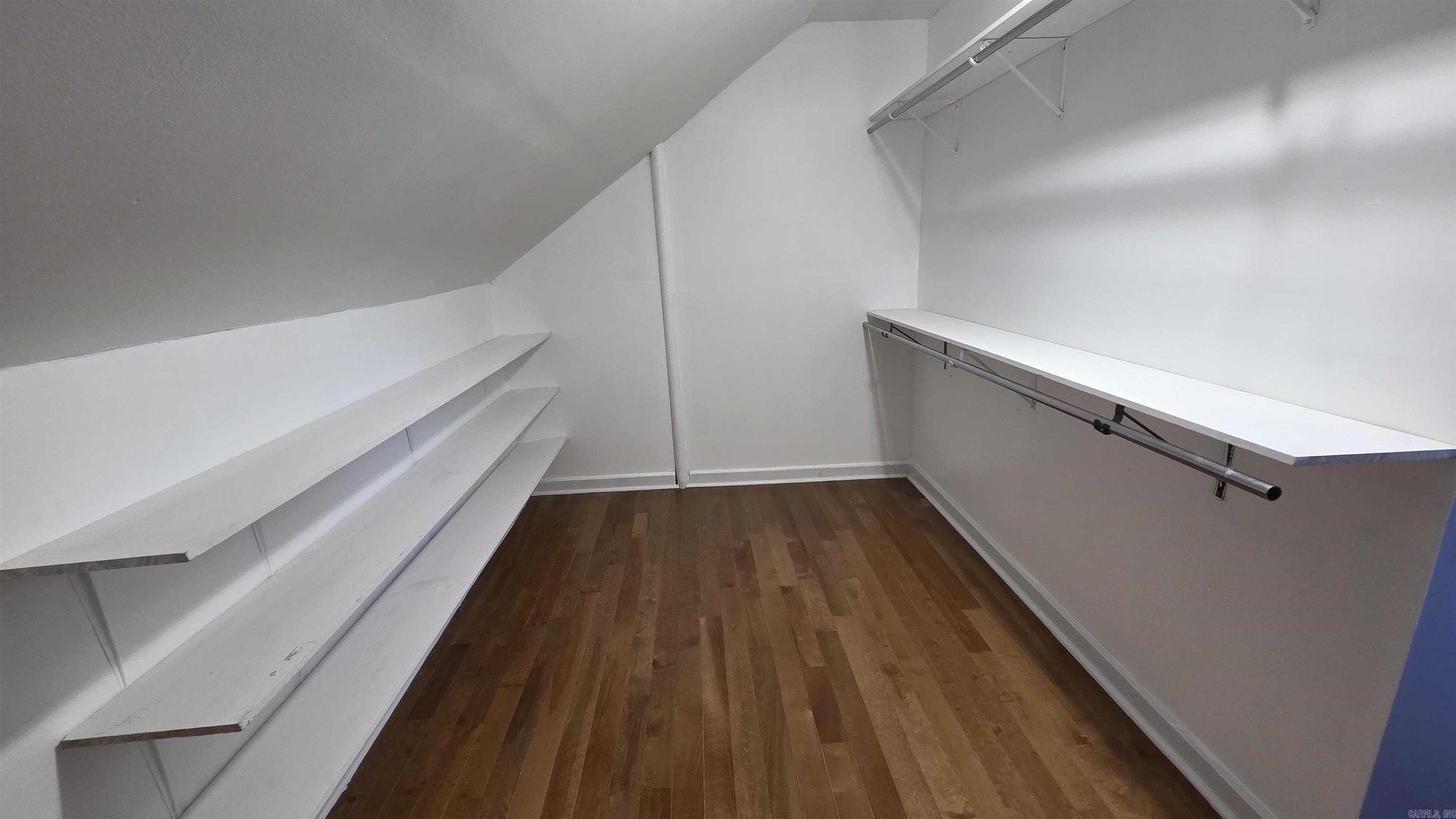 PEACEFUL VALLEY - Residential