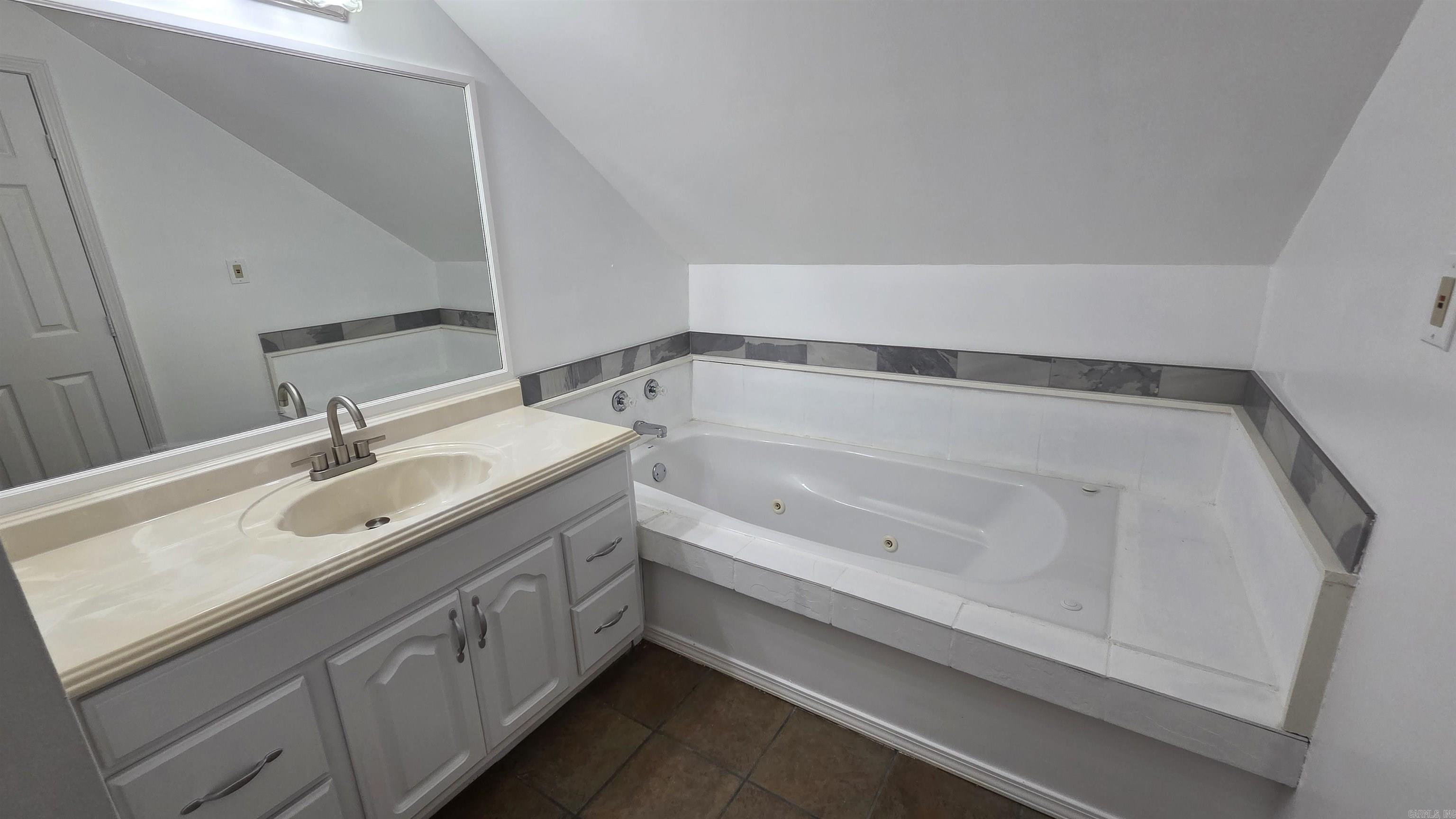 PEACEFUL VALLEY - Residential