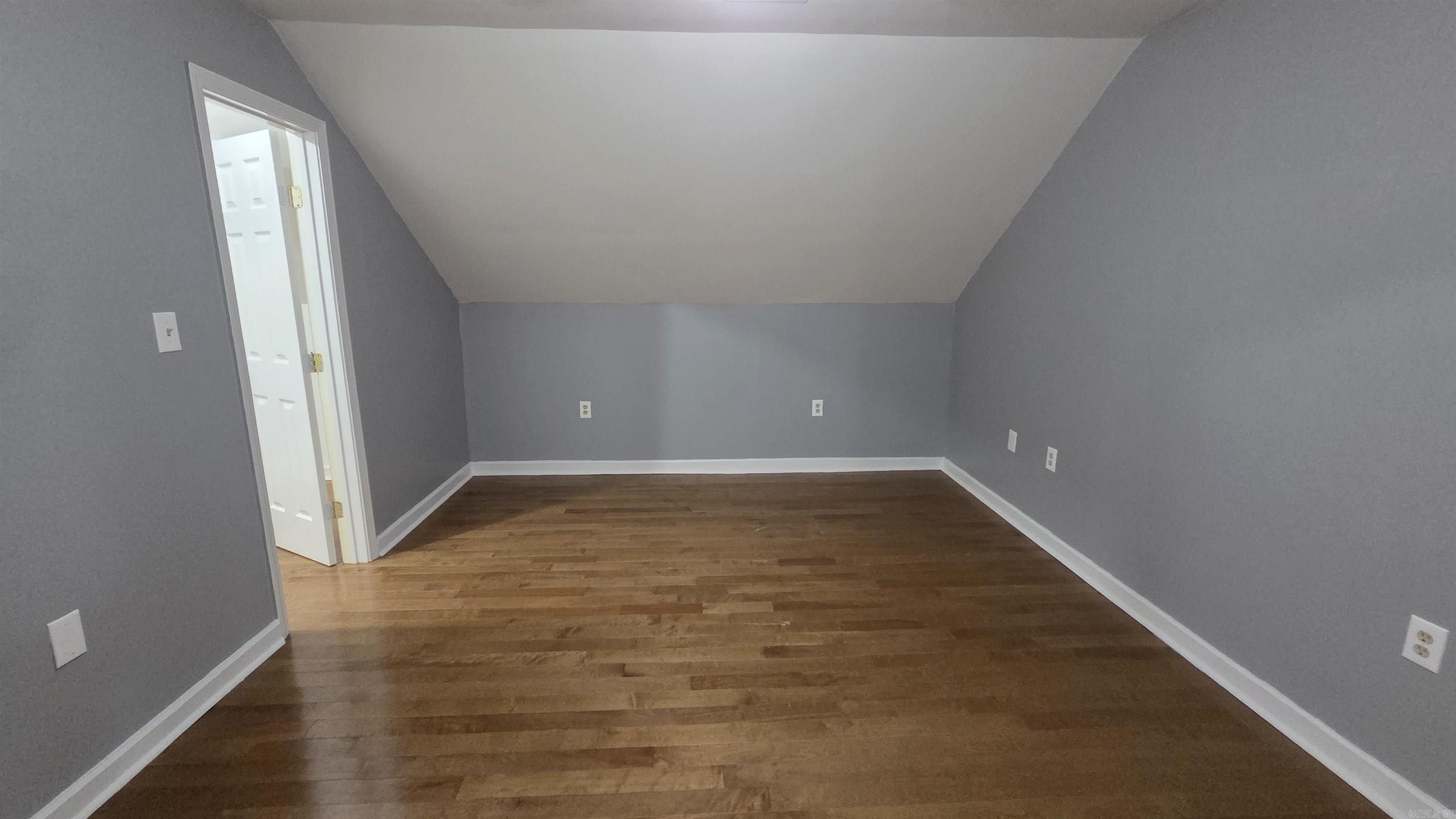 PEACEFUL VALLEY - Residential